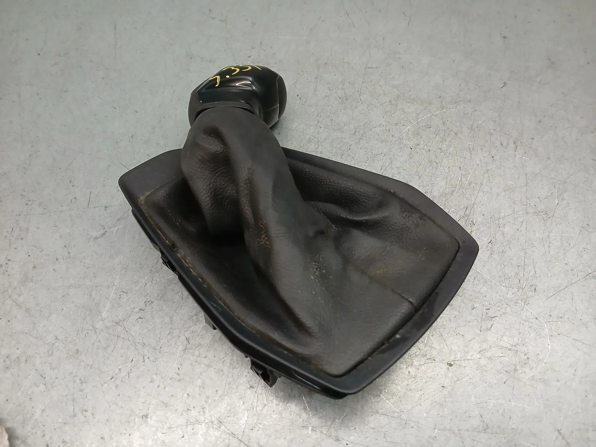 Gear lever shifter / knob  PEUGEOT 208 II Imagem-3