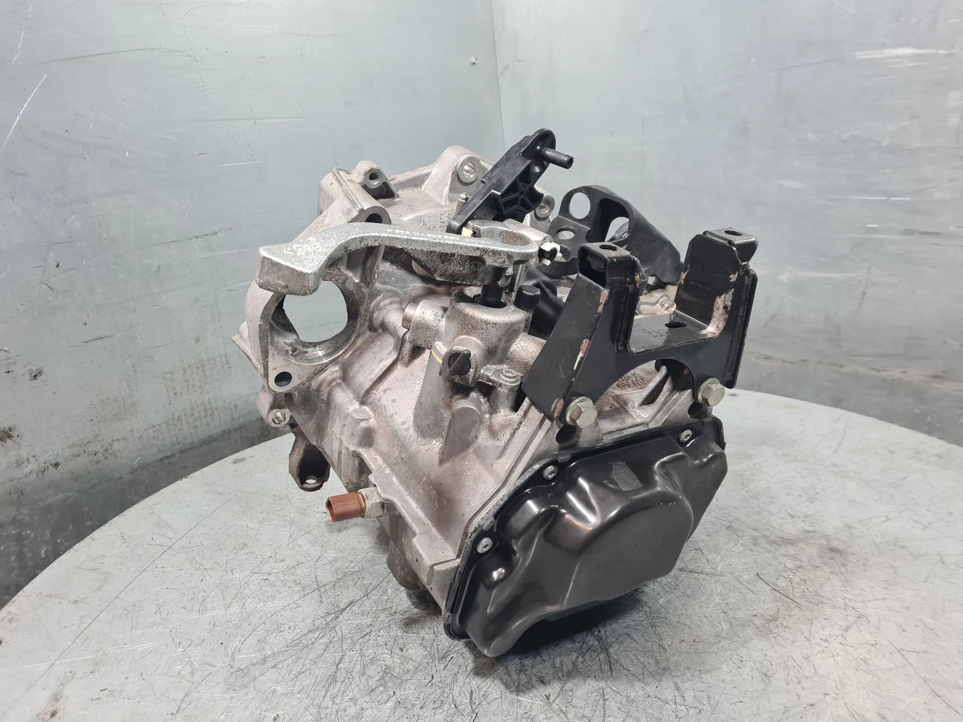 Manual gearbox VOLKSWAGEN Polo (6R, 6C) Imagem-3