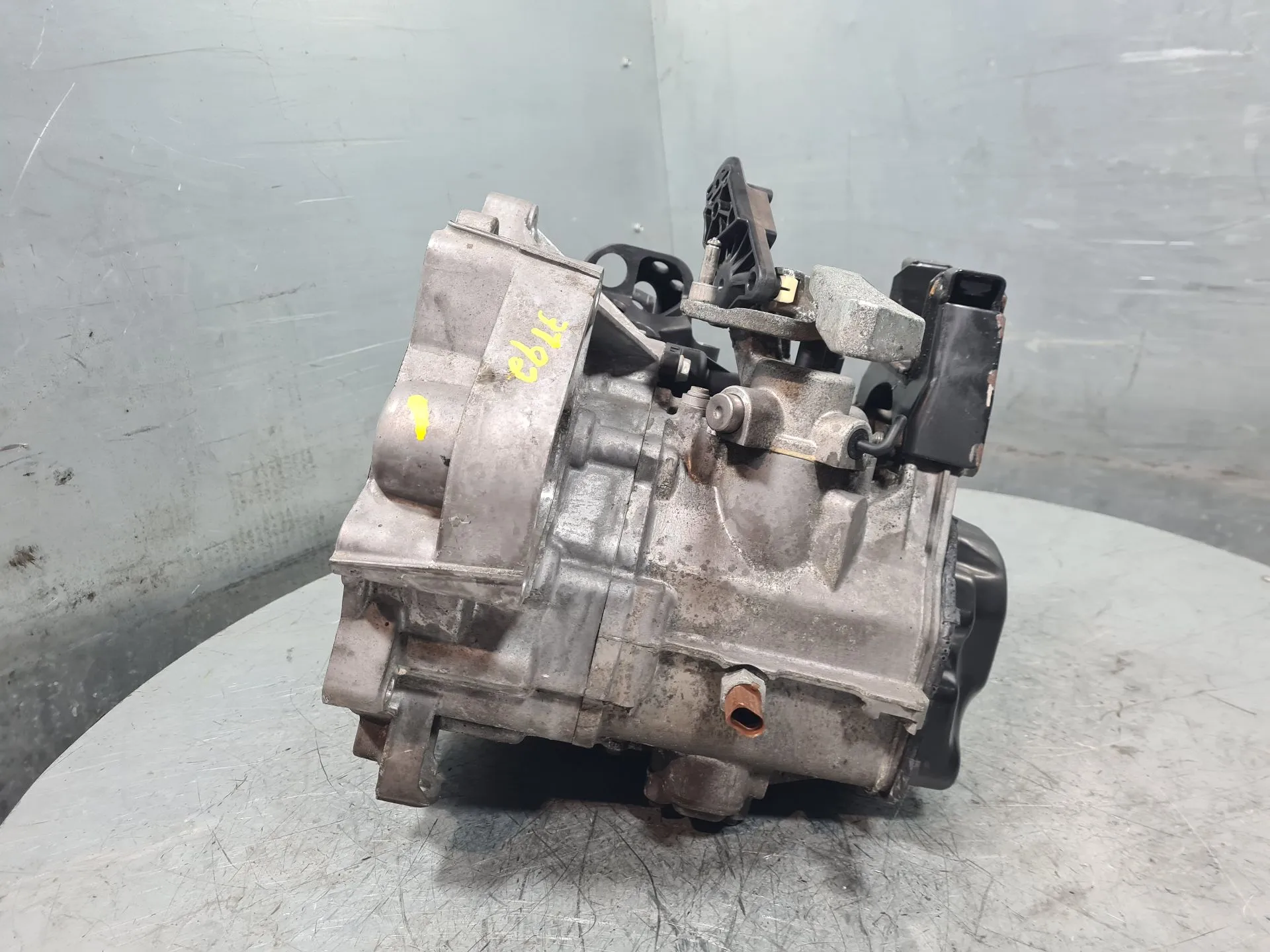 Manual gearbox VOLKSWAGEN Polo (6R, 6C) Imagem-2