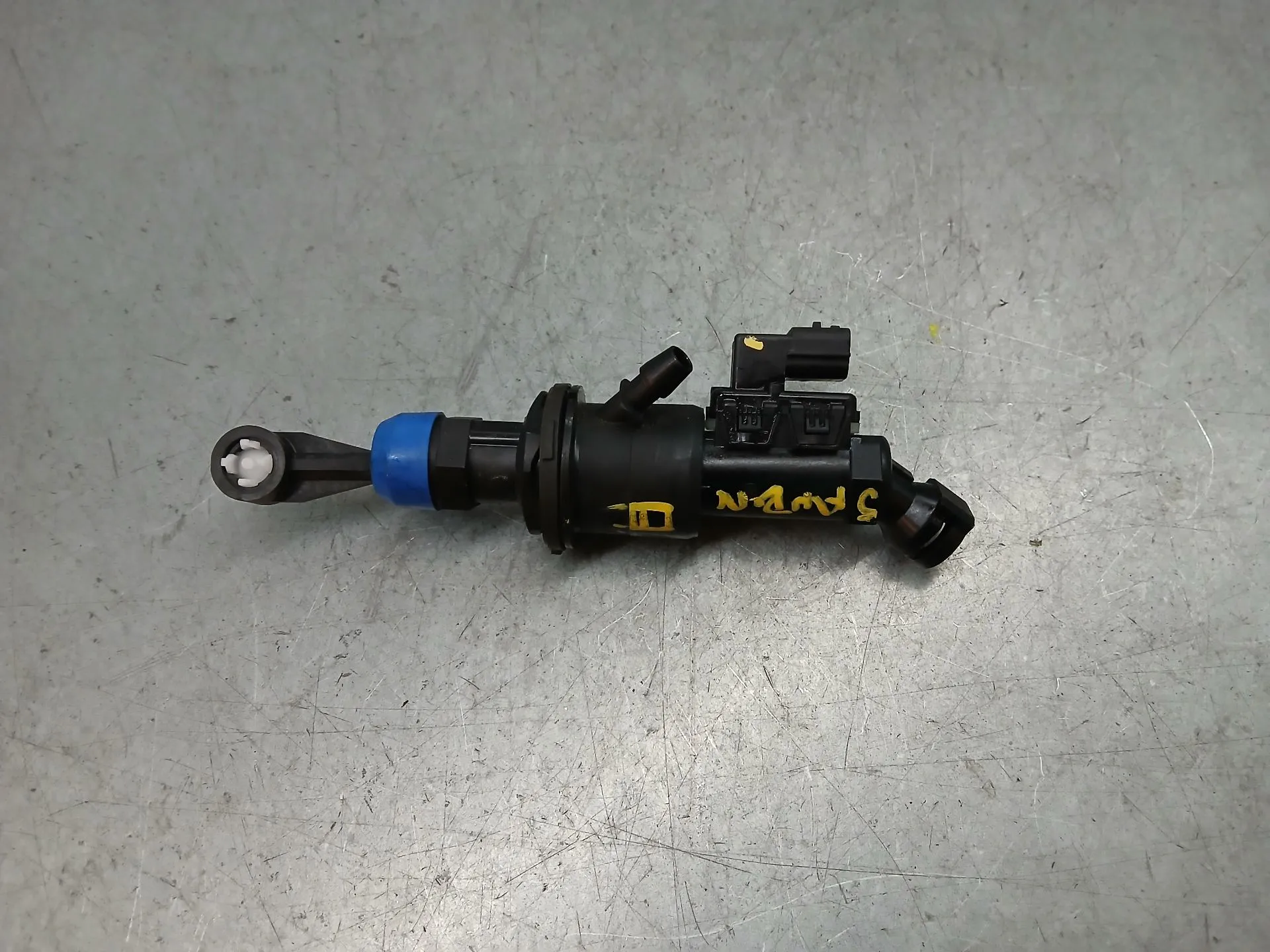 Clutch pump DACIA Sandero III Imagem-1