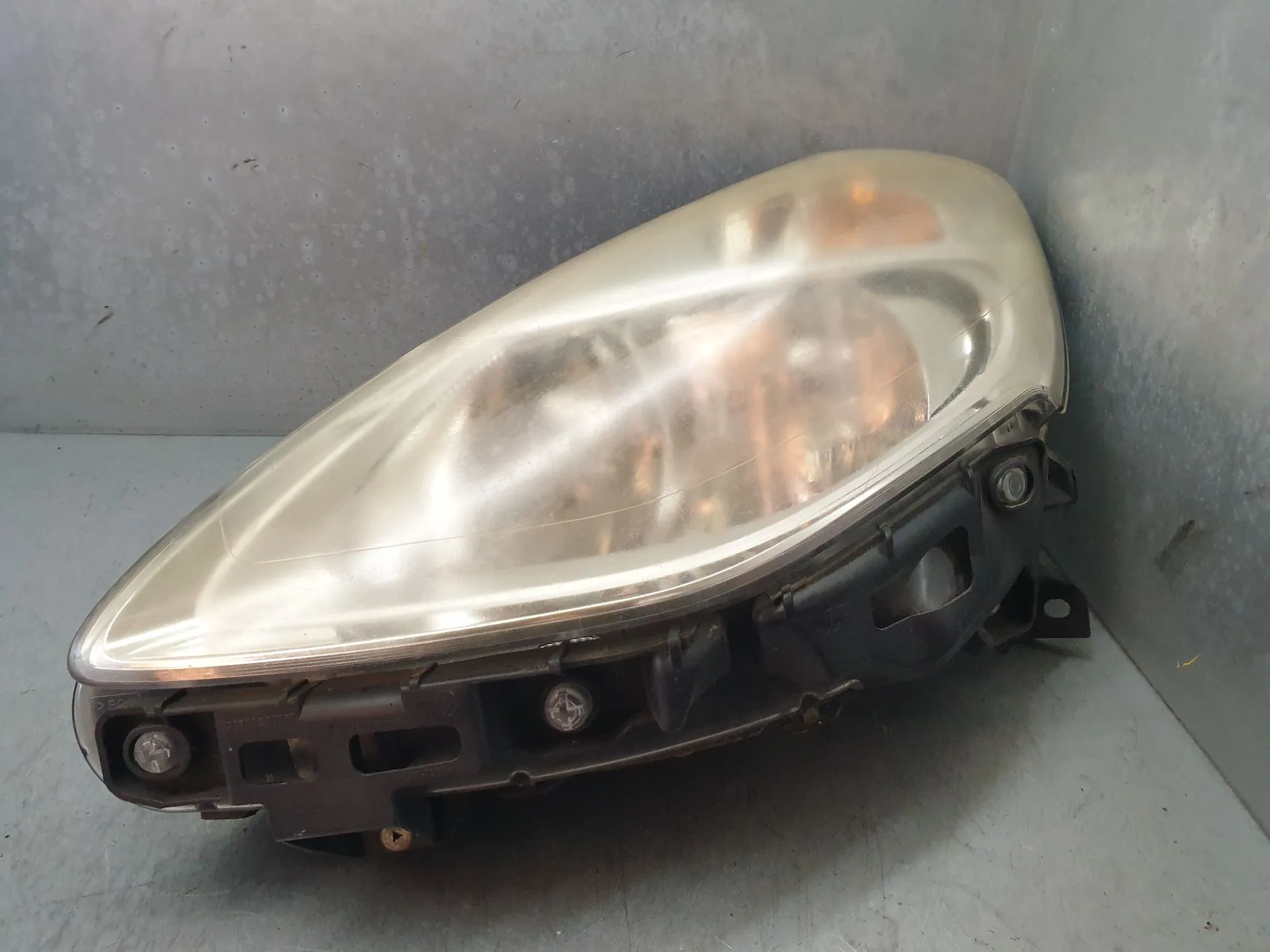 Phare avant gauche RENAULT Clio III (BR0/1, CR0/1)