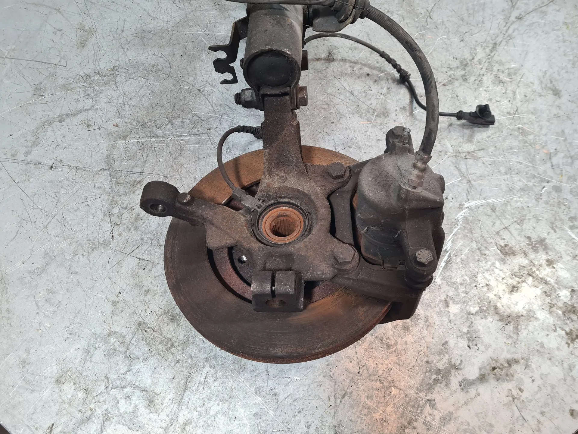 Fusello anteriore sinistro RENAULT Clio III (BR0/1, CR0/1)