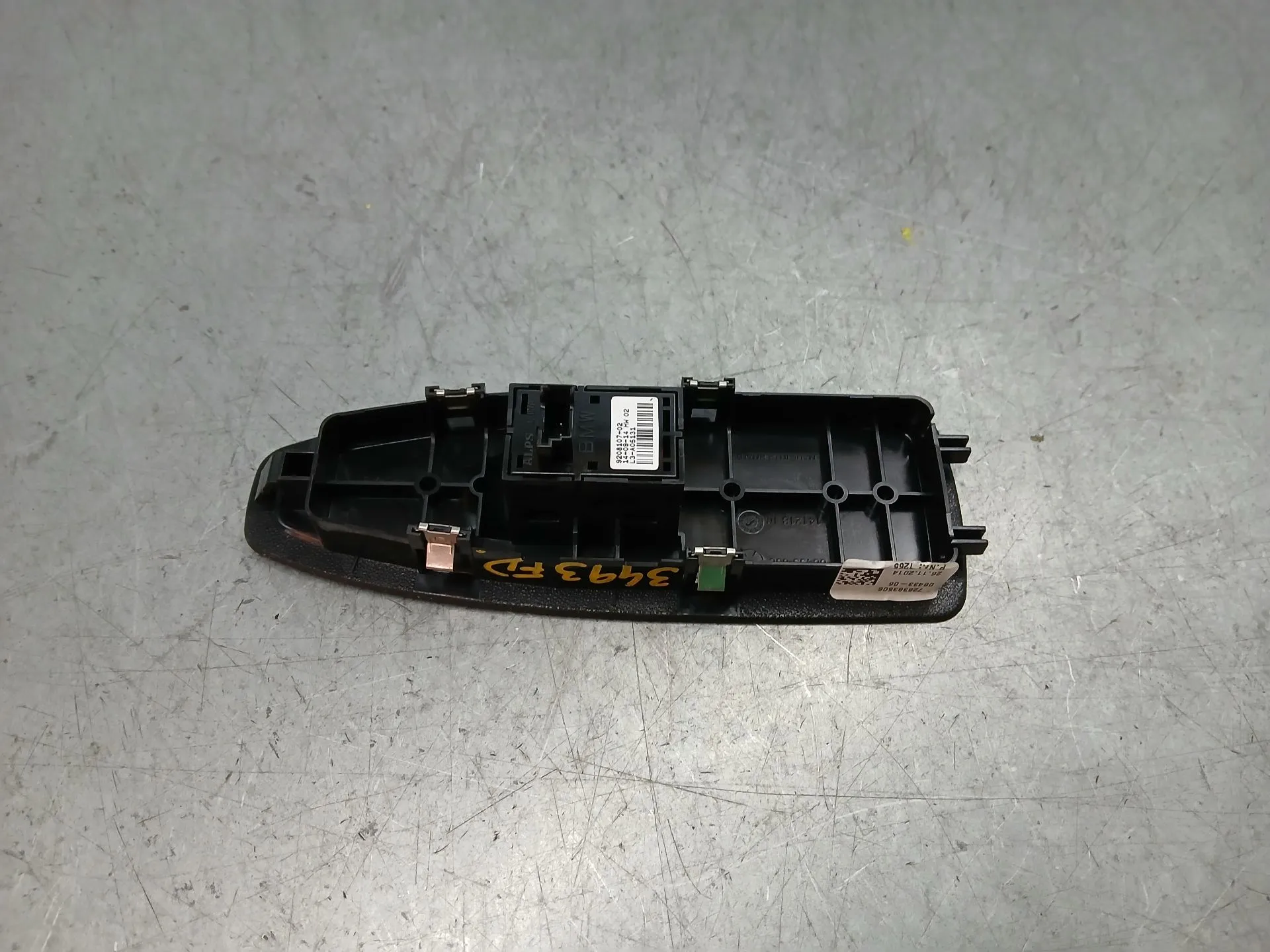 Mando / interruptor elevalunas delantero derecho BMW 1 (F20) Imagem-2