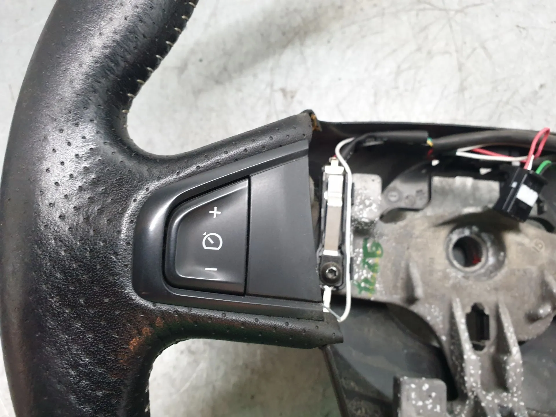 Volante RENAULT Megane III Grandtour (KZ0/1) Imagem-1