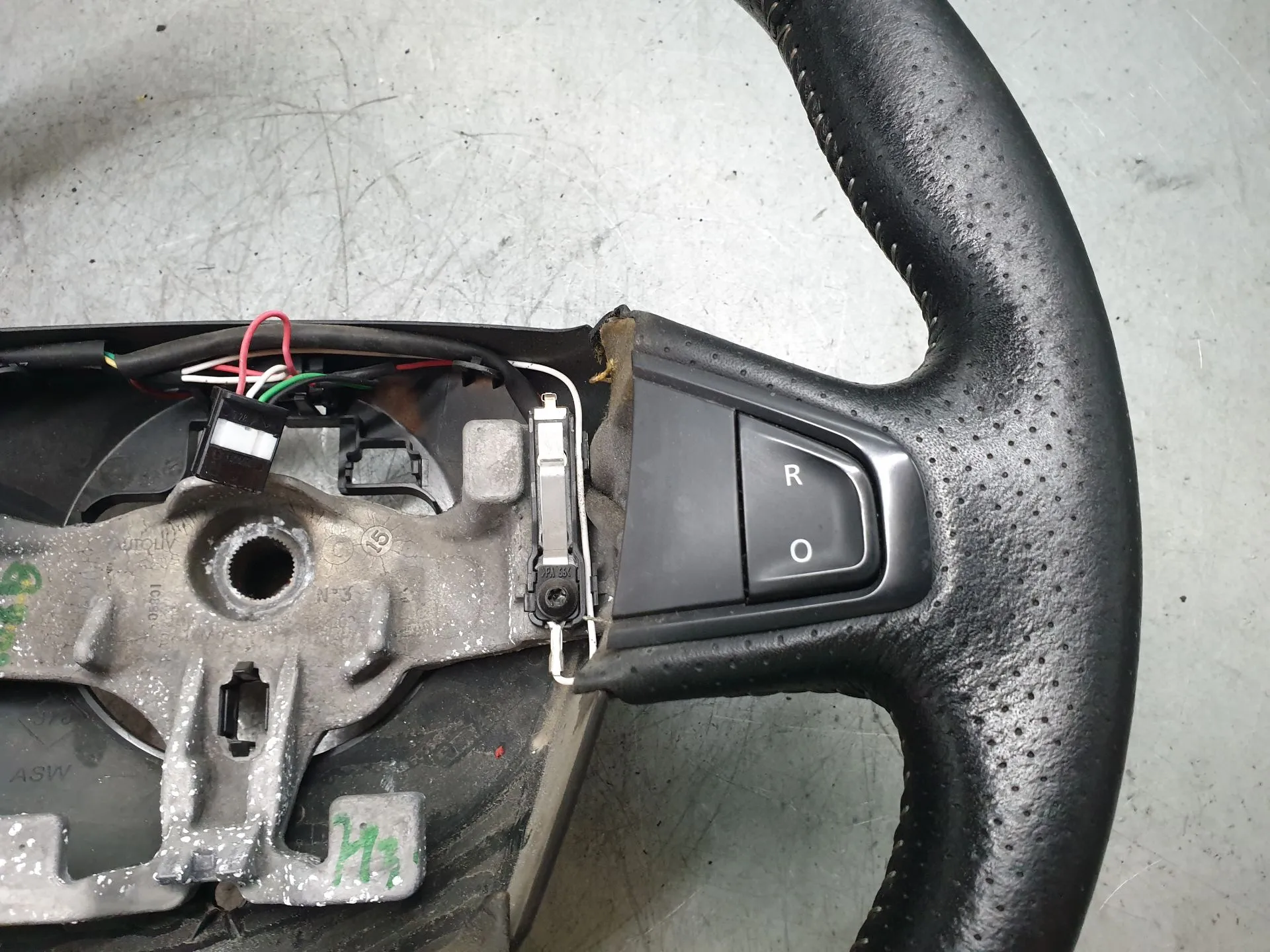 Volante RENAULT Megane III Grandtour (KZ0/1) Imagem-2