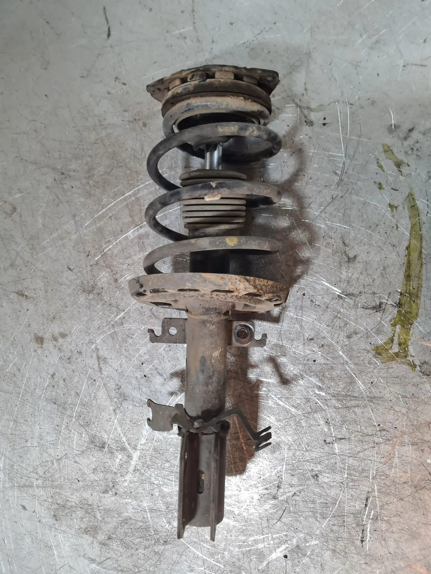 Amortiguador Delantero Izquierdo RENAULT Megane III Grandtour (KZ0/1)