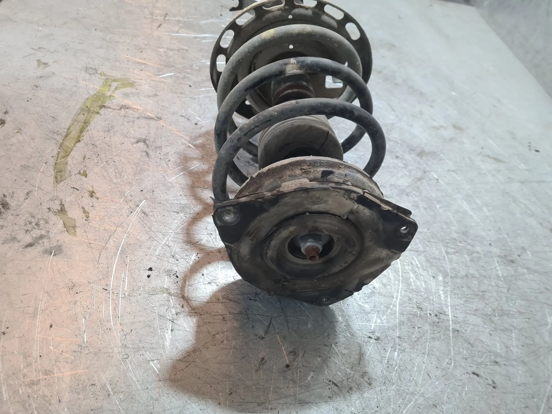 Amortiguador Delantero Izquierdo RENAULT Megane III Grandtour (KZ0/1) Imagem-1