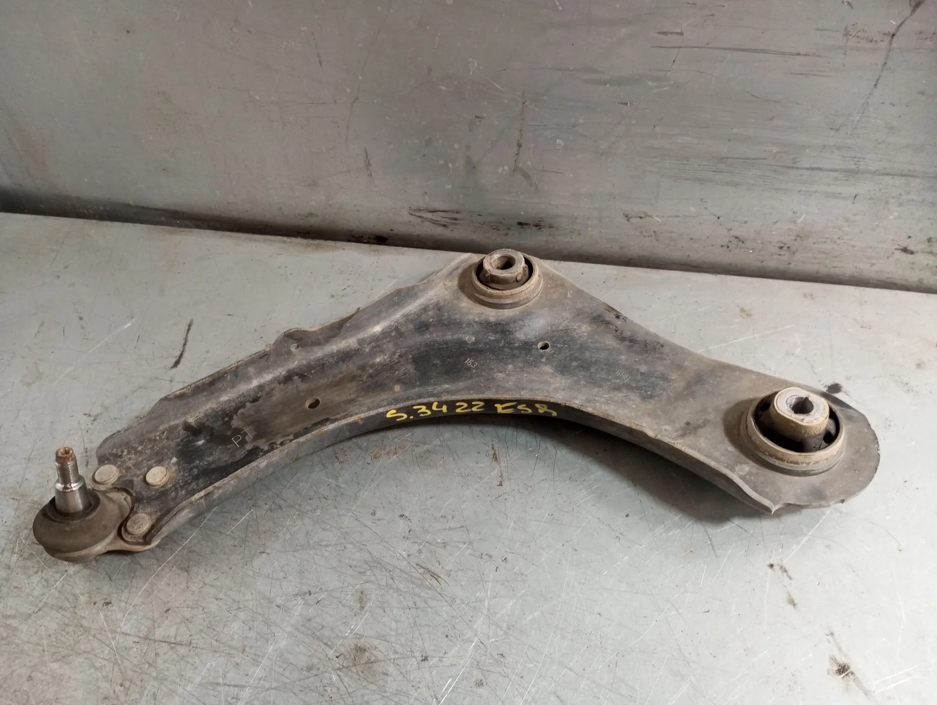 Brazo suspensión delantero izquierdo RENAULT Megane III Grandtour (KZ0/1)
