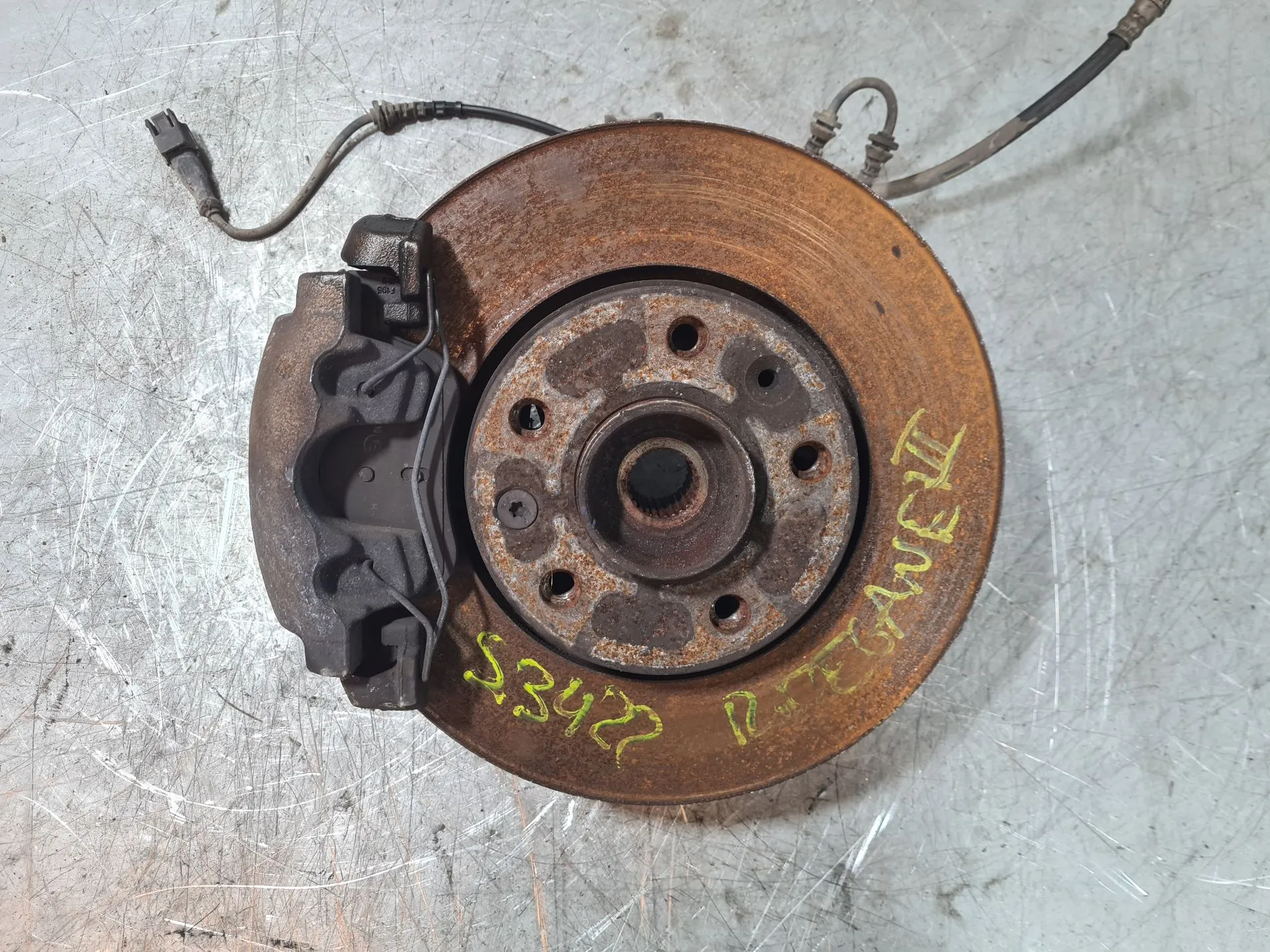 Mangueta delantera izquierda RENAULT Megane III Grandtour (KZ0/1)