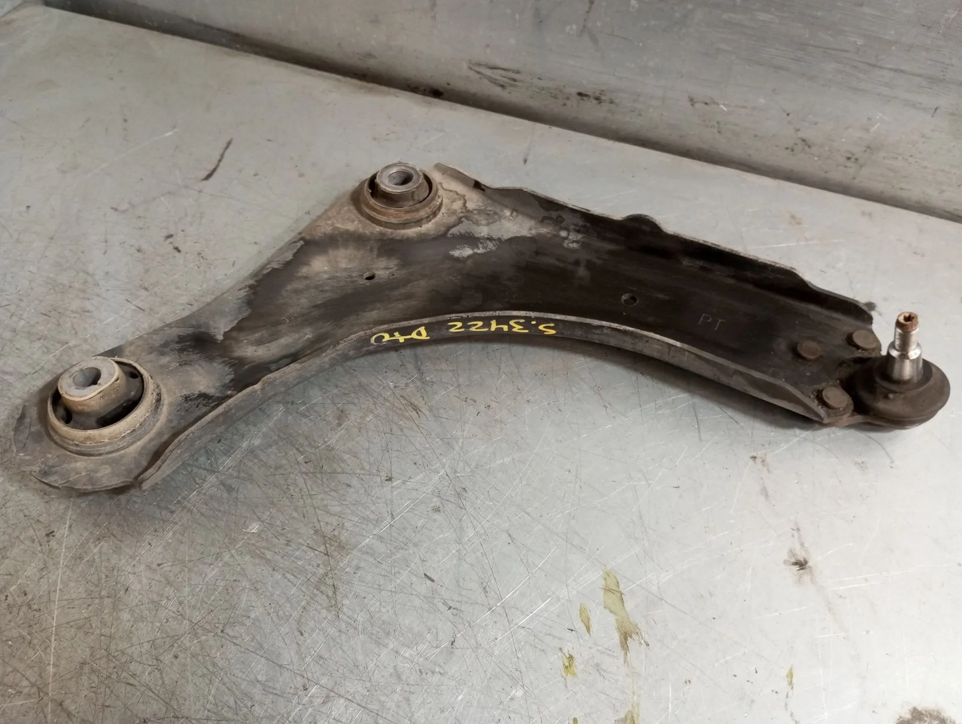 Brazo suspensión delantero derecho RENAULT Megane III Grandtour (KZ0/1)