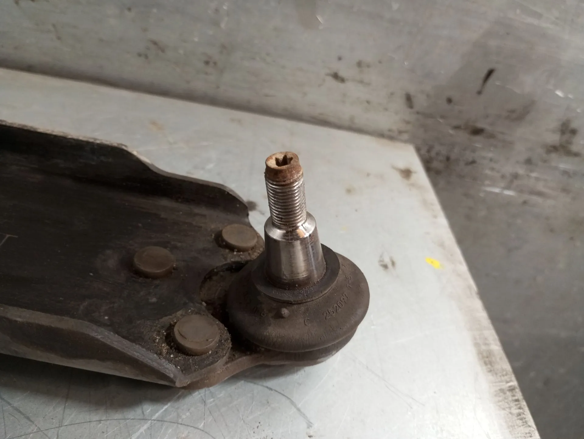 Brazo suspensión delantero derecho RENAULT Megane III Grandtour (KZ0/1) Imagem-2