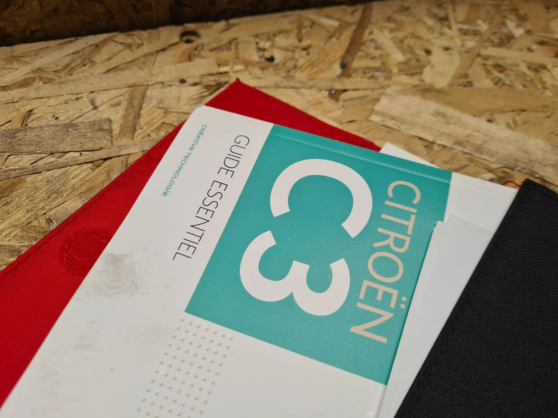 Bag with vehicle owner's manual CITROËN C3 III (SX) Imagem-1