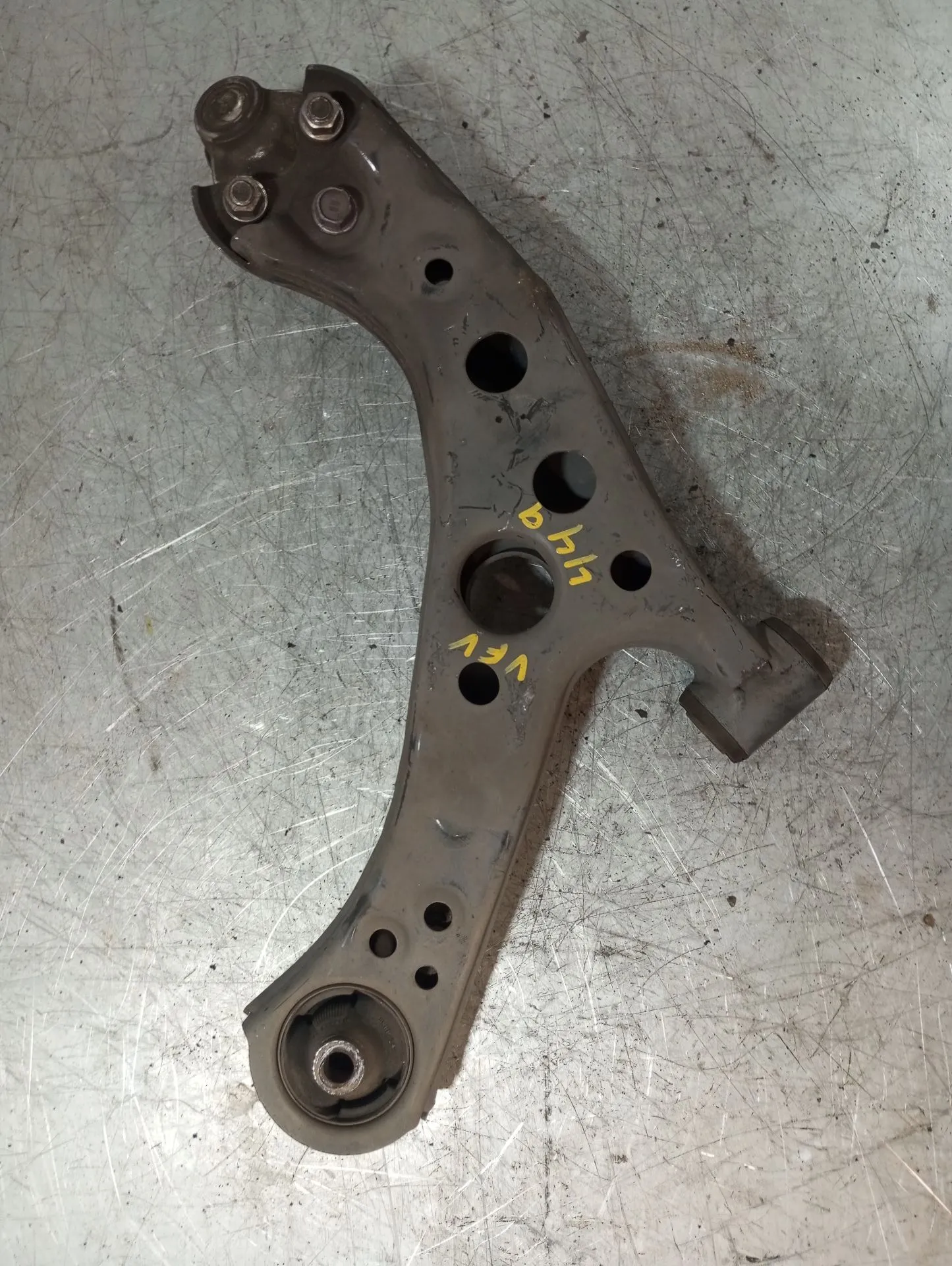 Braccio di sospensione anteriore destra TOYOTA Corolla Touring Sports (_E21_)
