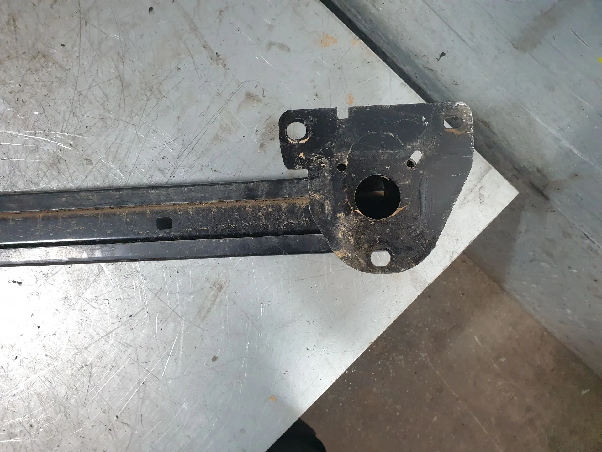 Refuerzo parachoques Trasero RENAULT Kangoo III Imagem-4