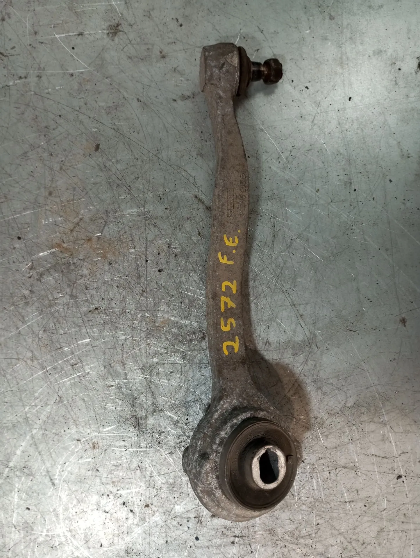 Braccio di sospensione anteriore sinistro MERCEDES-BENZ Classe E Coupé (C207)