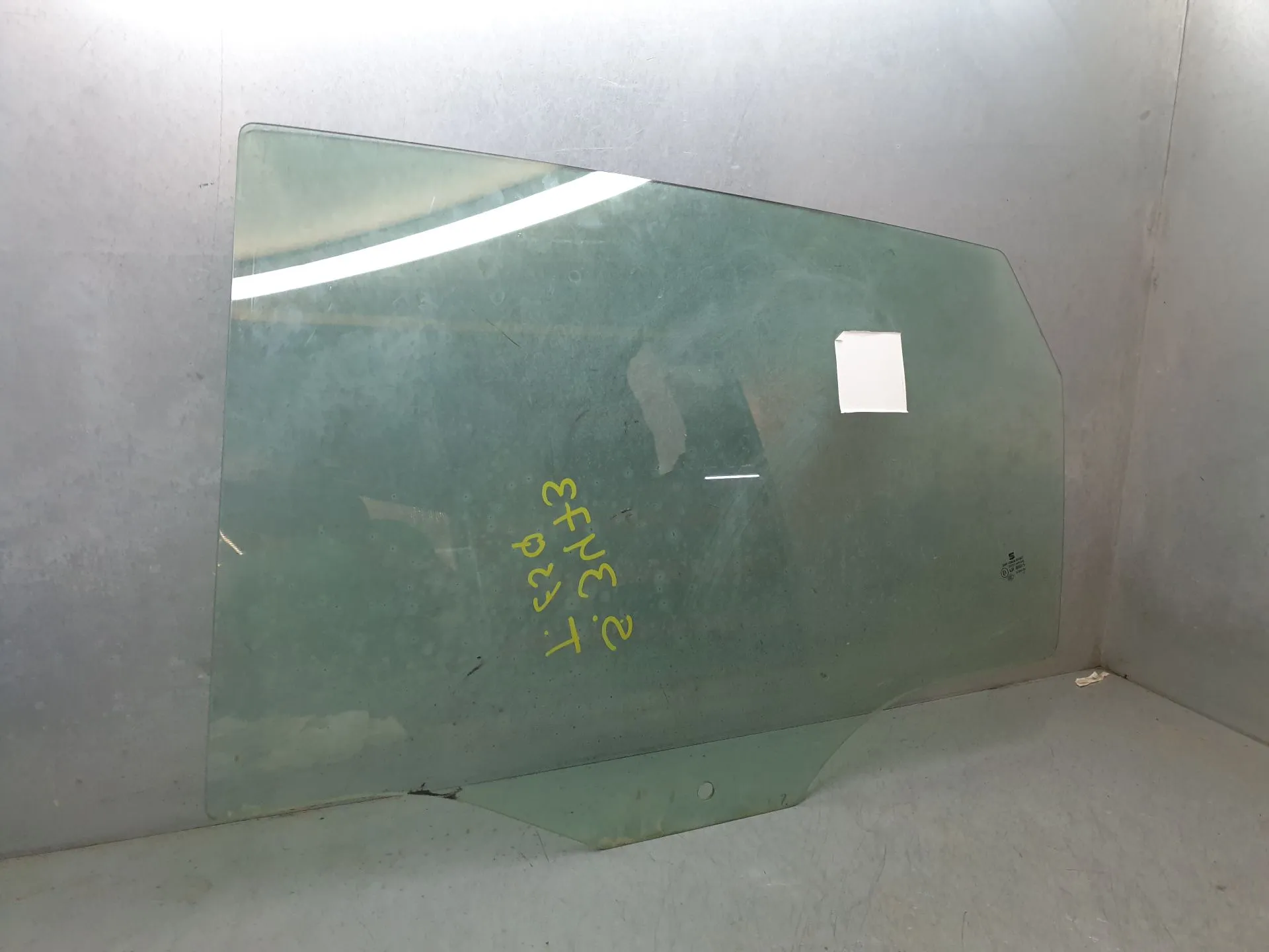 Left rear door glass SEAT Ibiza V (KJ1)