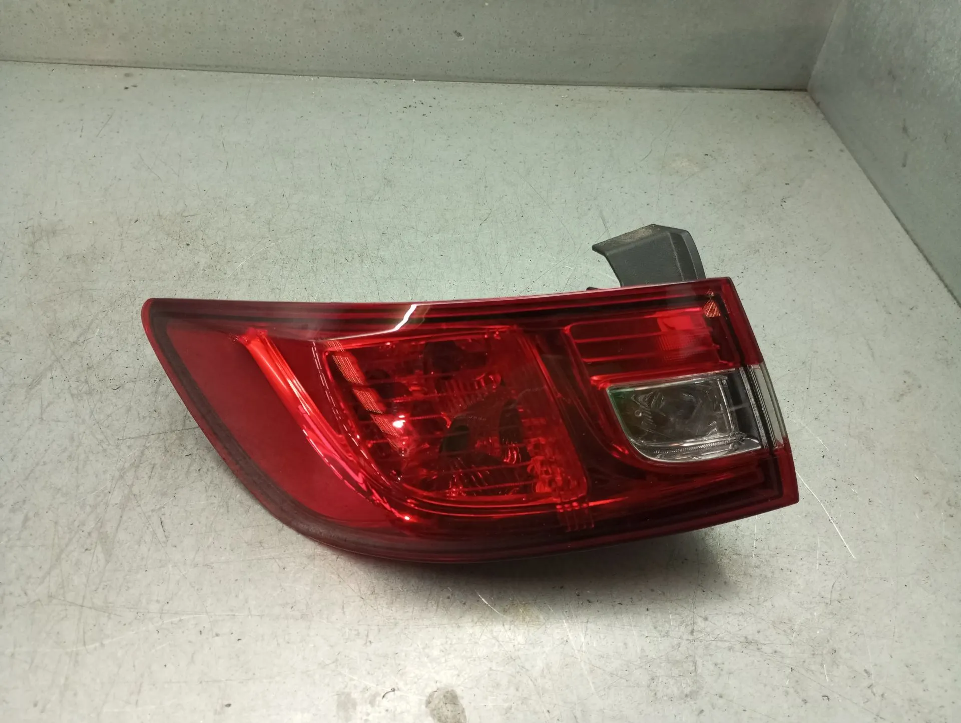 Left Tail light RENAULT Clio IV (BH_)