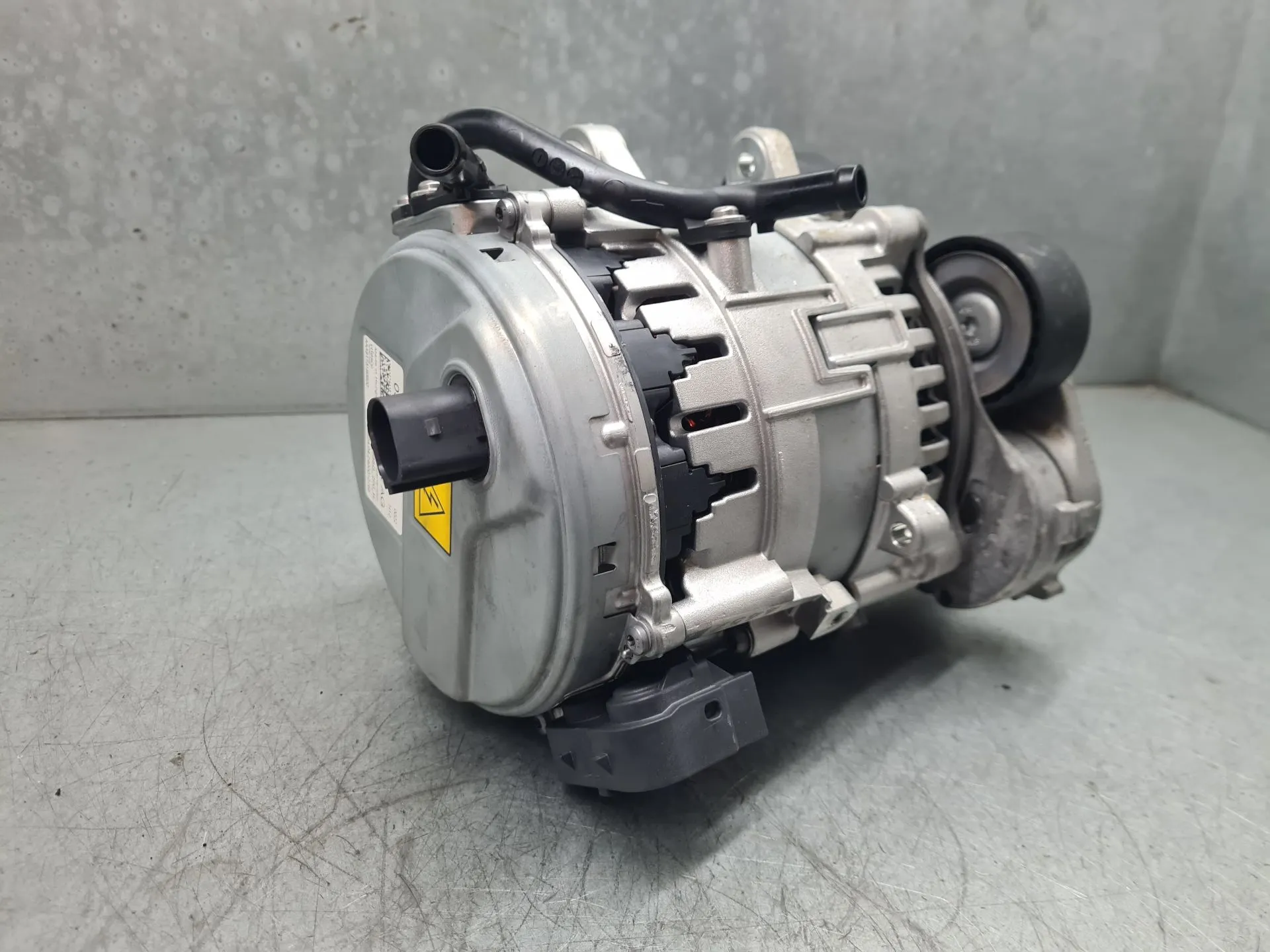 Alternador VOLKSWAGEN Golf VIII Variant (CG5)