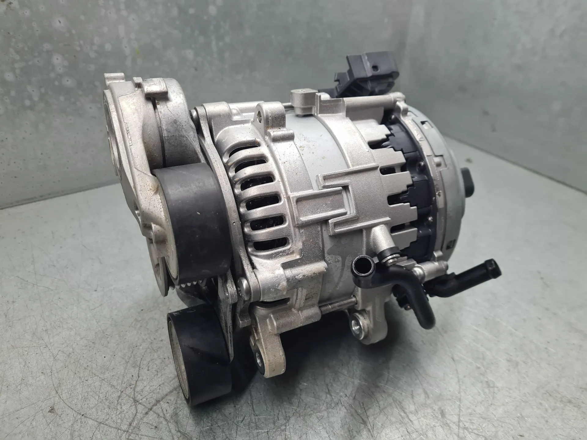 Alternador VOLKSWAGEN Golf VIII Variant (CG5) Imagem-10