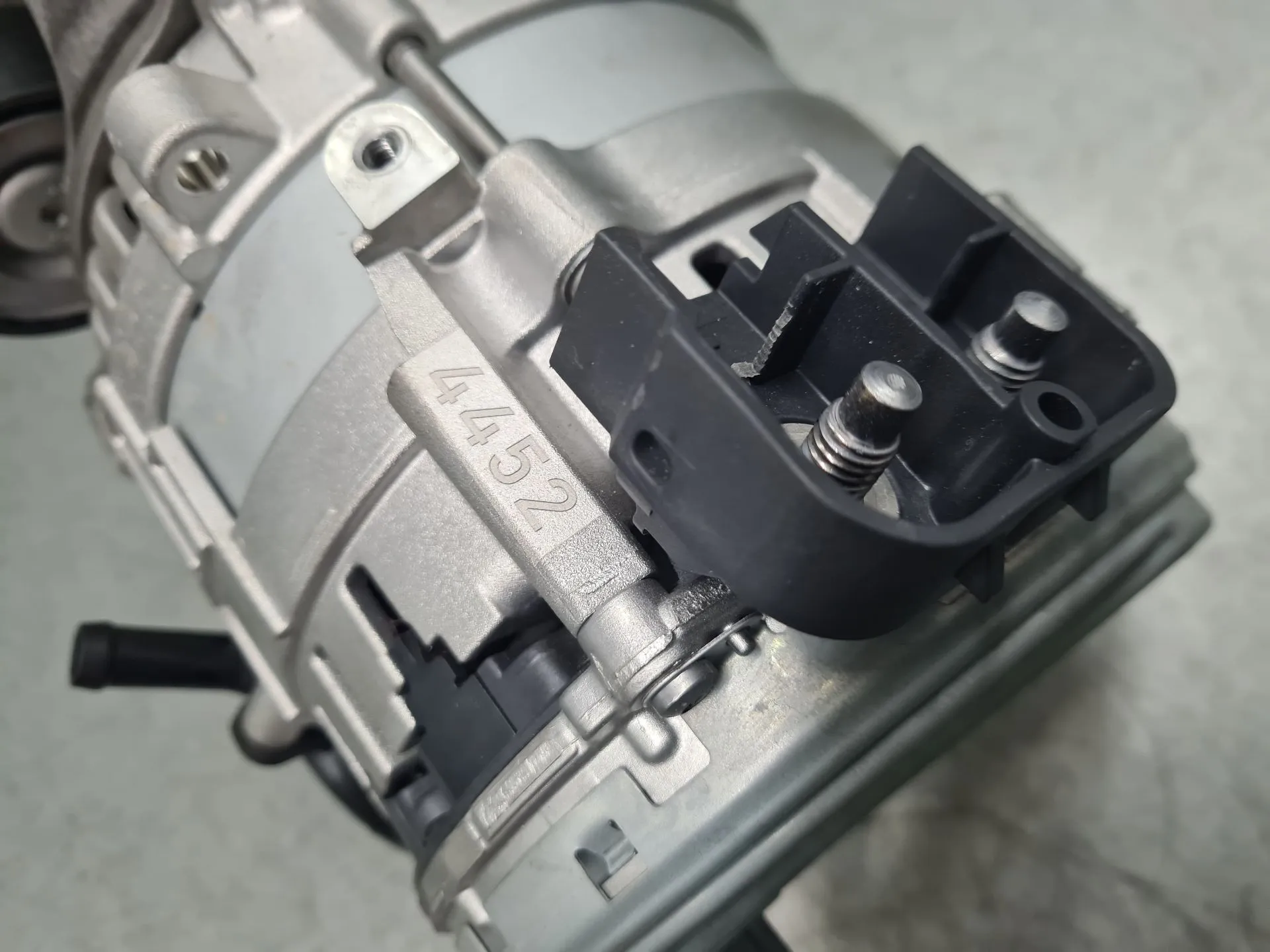 Alternador VOLKSWAGEN Golf VIII Variant (CG5) Imagem-9