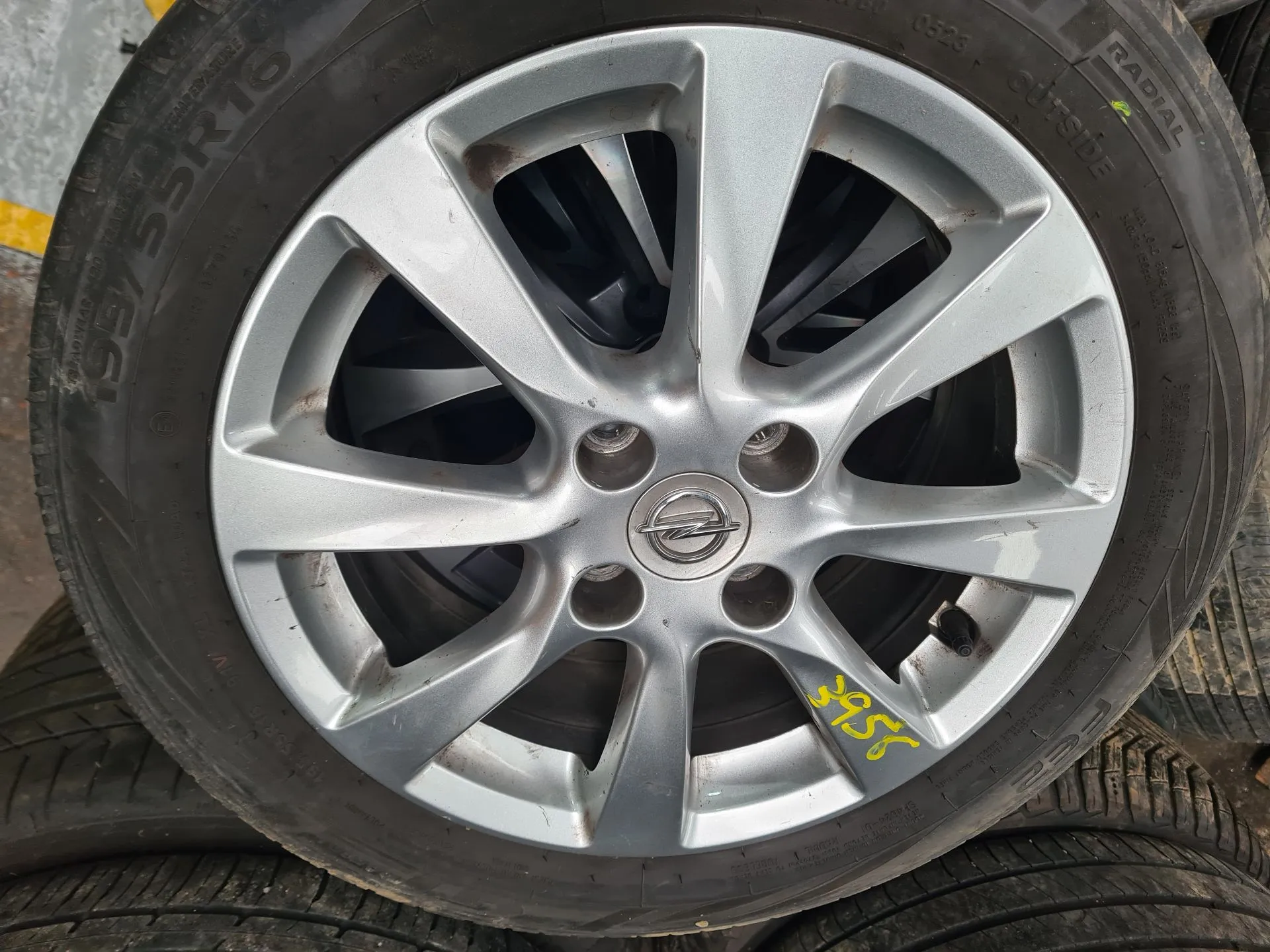 Left rear Rim OPEL Corsa F Imagem-0