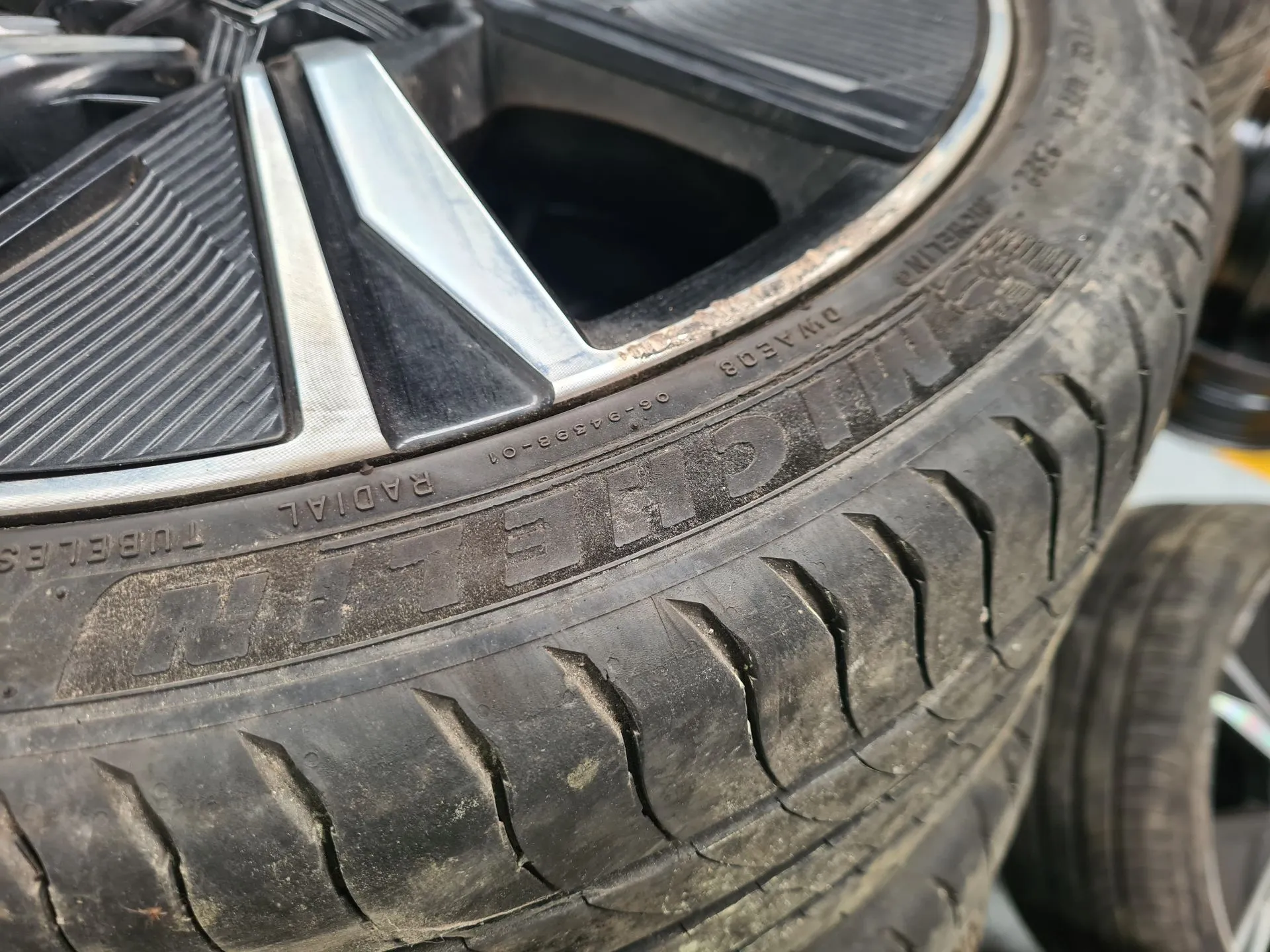 Pneu PEUGEOT 308 III Imagem-1