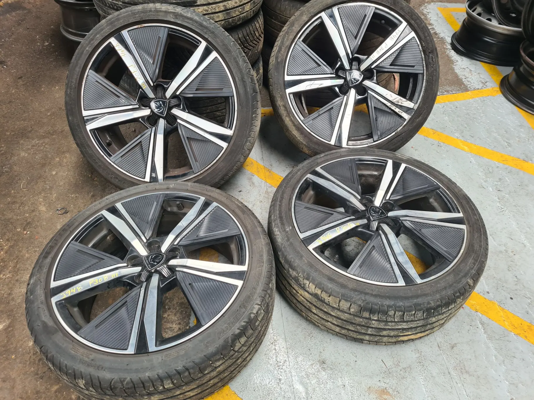 Conjunto Jantes Especiais PEUGEOT 308 III Imagem-1