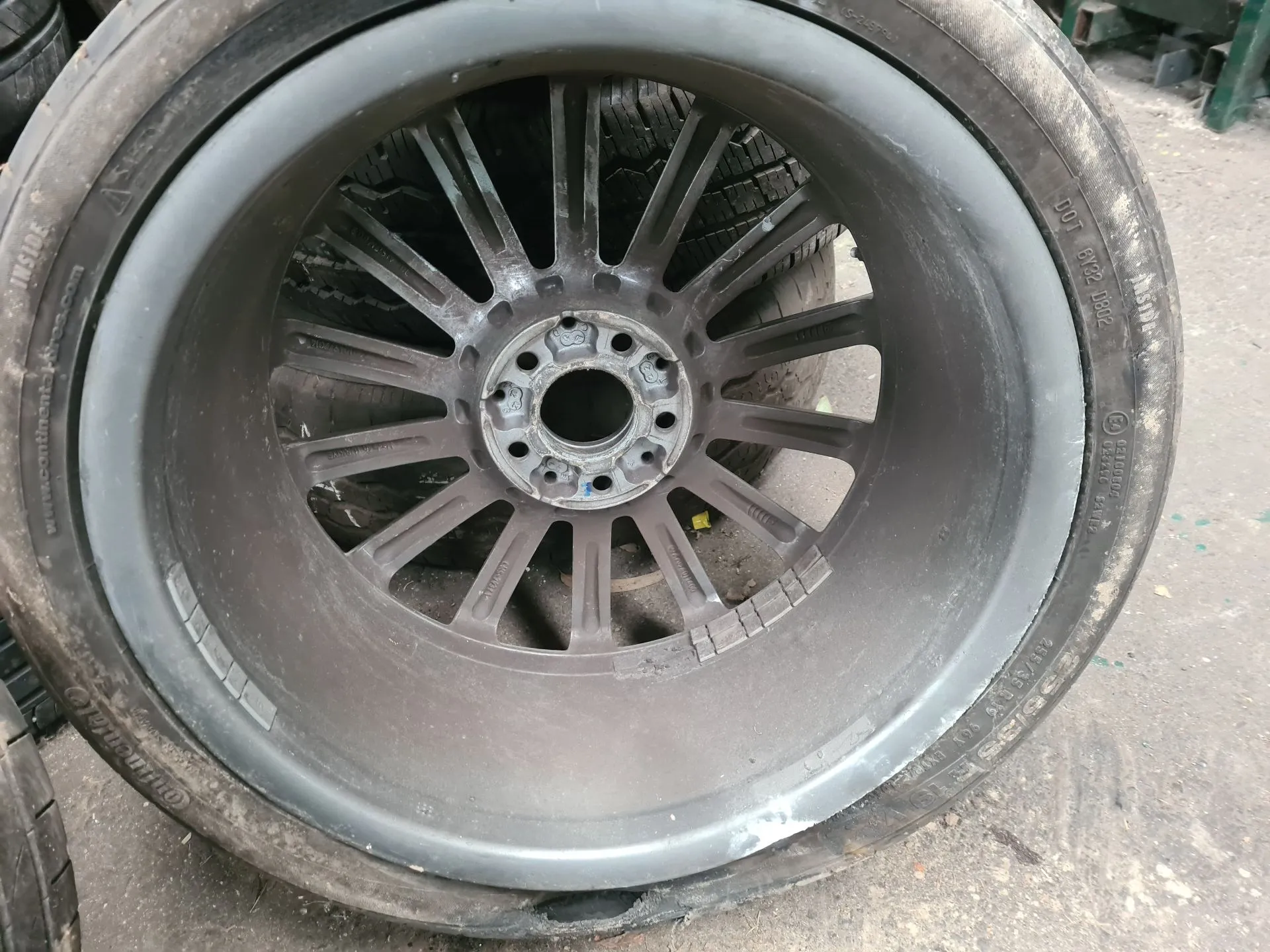 Llanta Trasera Izquierda MERCEDES-BENZ Classe C Coupé (C205) Imagem-4