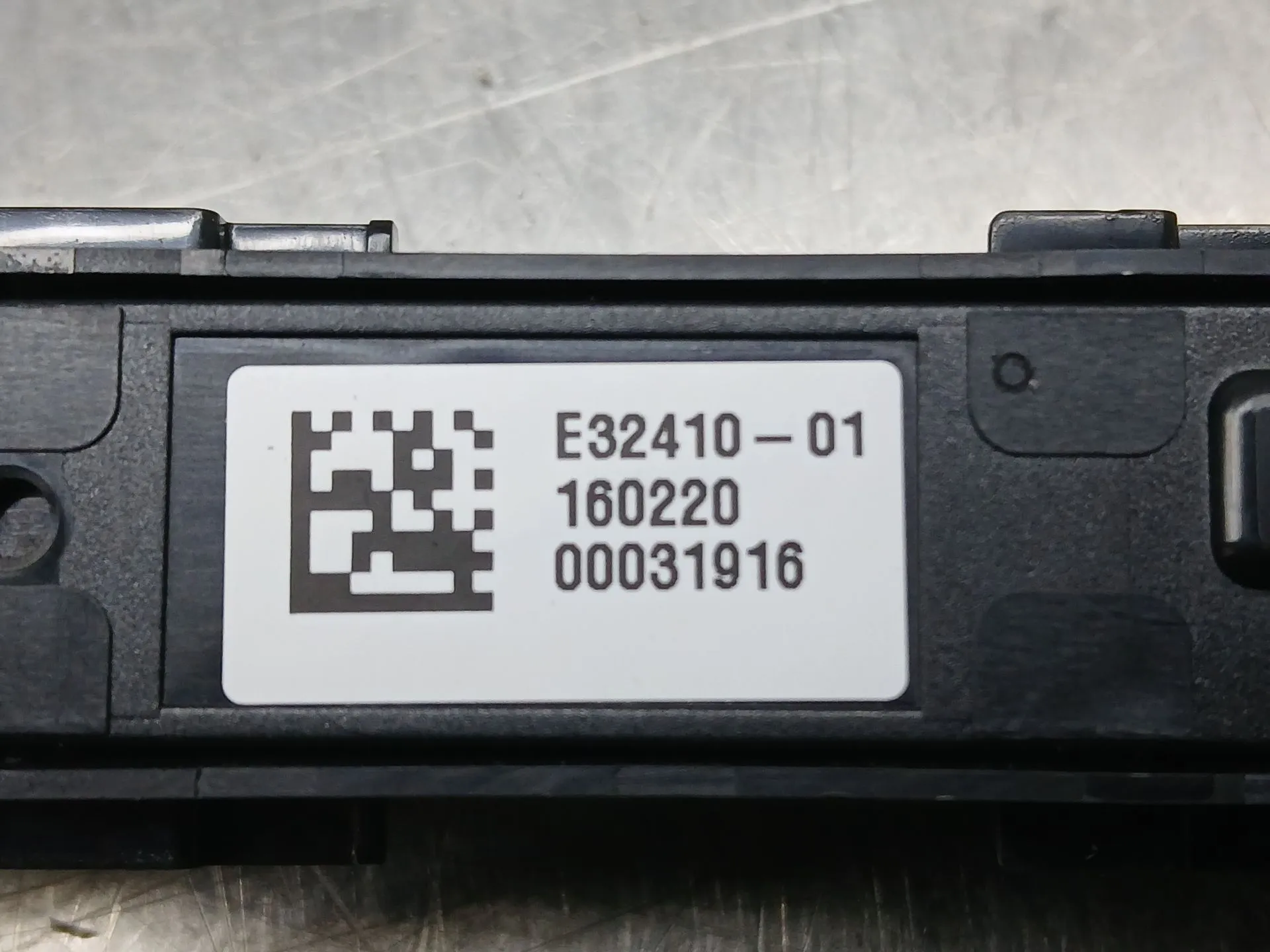 Comando / botão / interruptor multifunções RENAULT Megane IV (B9A/M_) Imagem-2