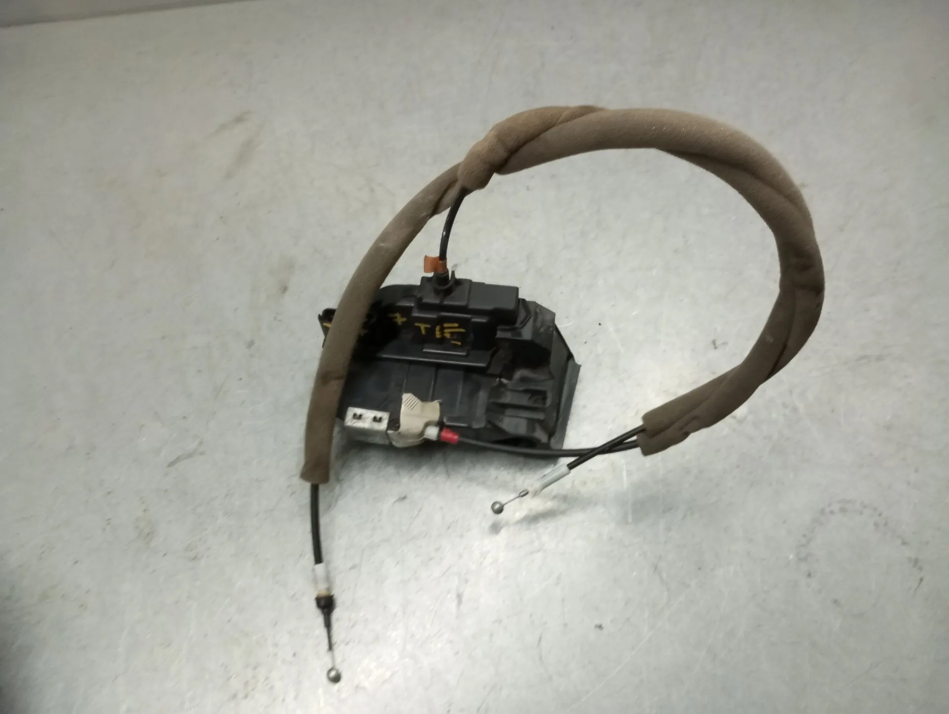 Fechadura / fecho porta trás esquerdo RENAULT Kadjar (HA_, HL_)