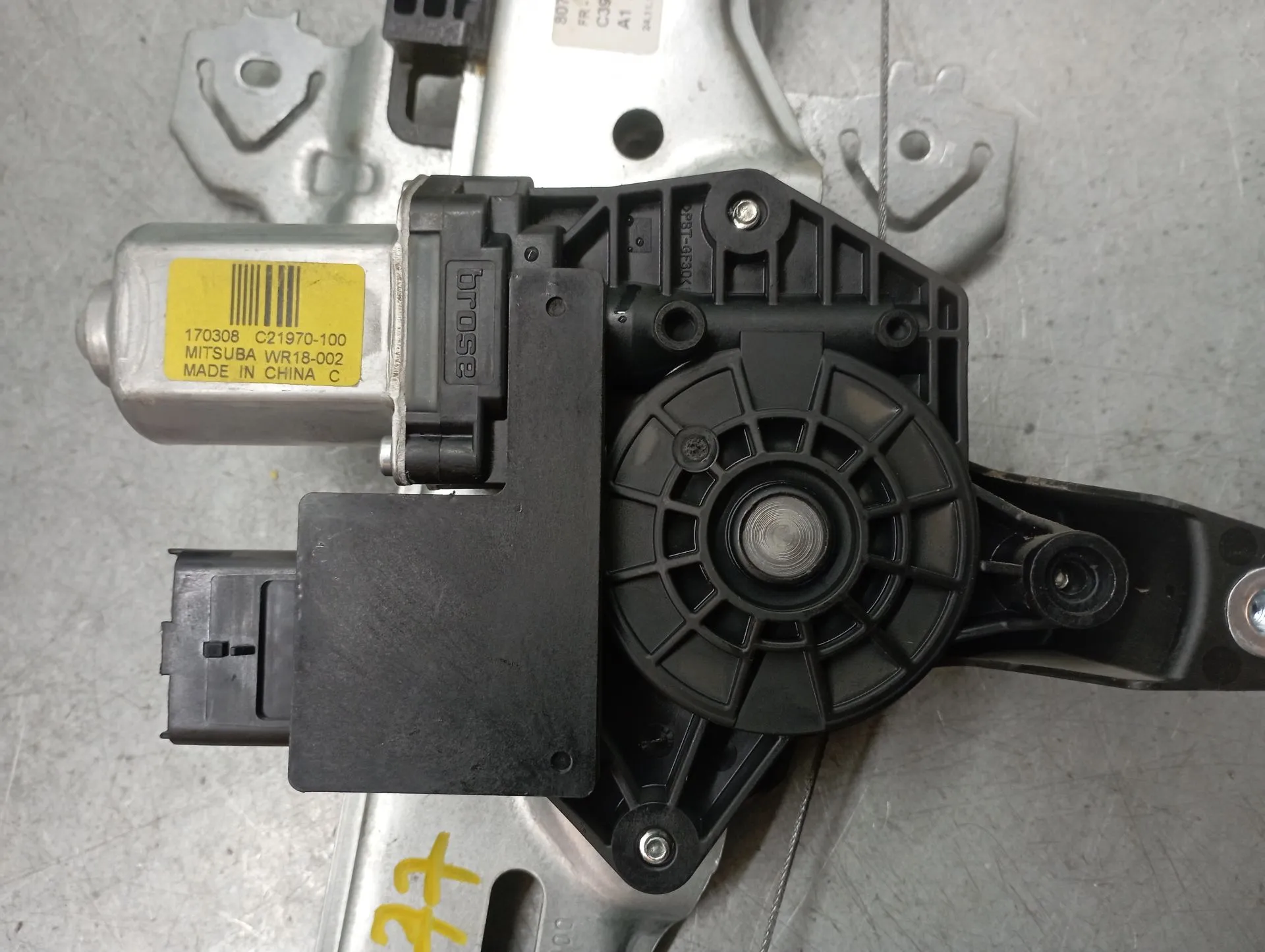 Elevador vidros frente esquerdo RENAULT Kadjar (HA_, HL_) Imagem-2