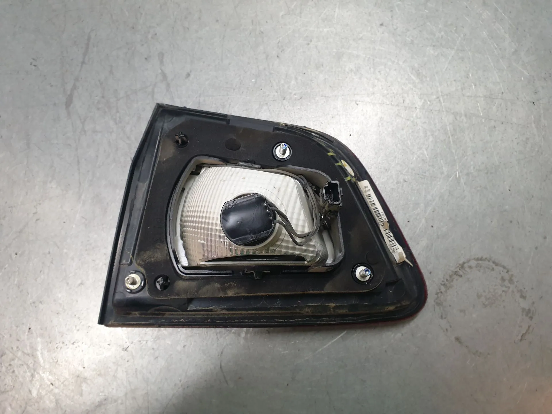 Left Tailgate light  RENAULT Kadjar (HA_, HL_) Imagem-2