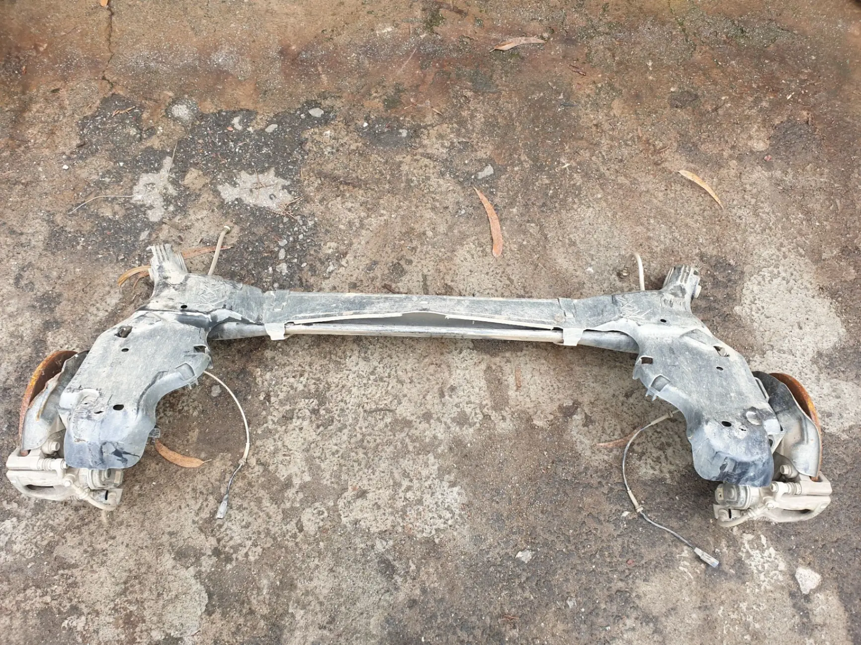 Essieu arrière à disques RENAULT Kadjar (HA_, HL_) Imagem-3