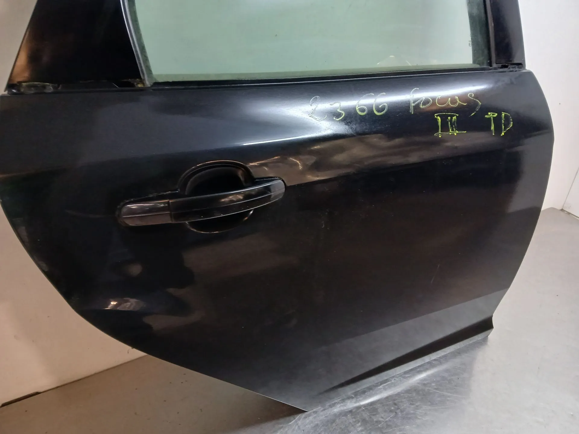 Puerta Trasero Derecho FORD Focus III Imagem-1