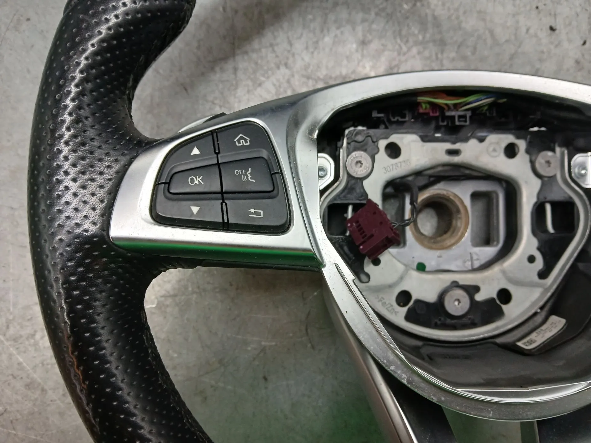 Volante MERCEDES-BENZ Classe C Coupé (C205) Imagem-1