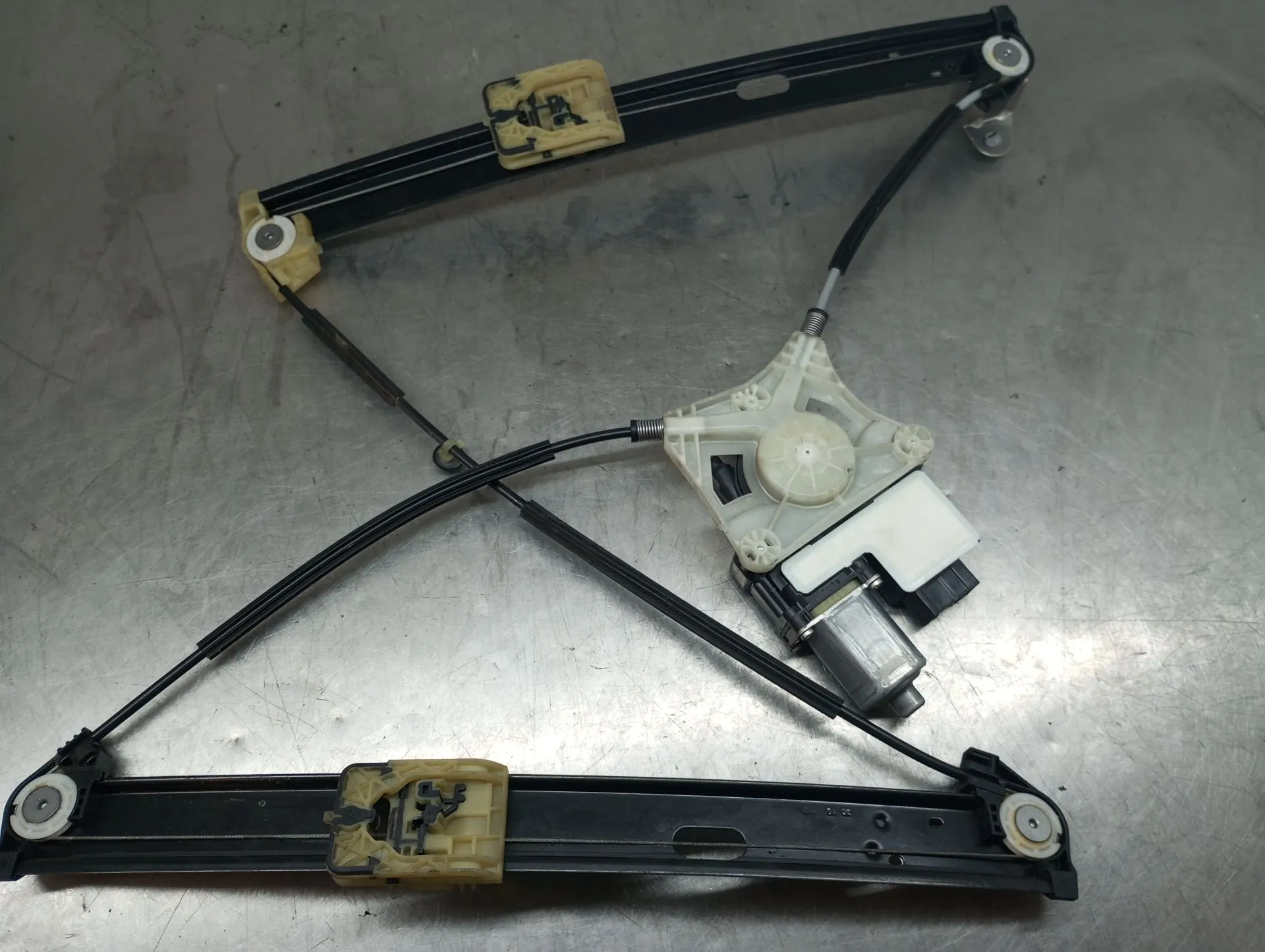 Elevador vidros frente direito VOLKSWAGEN Polo (AW1) Imagem-1