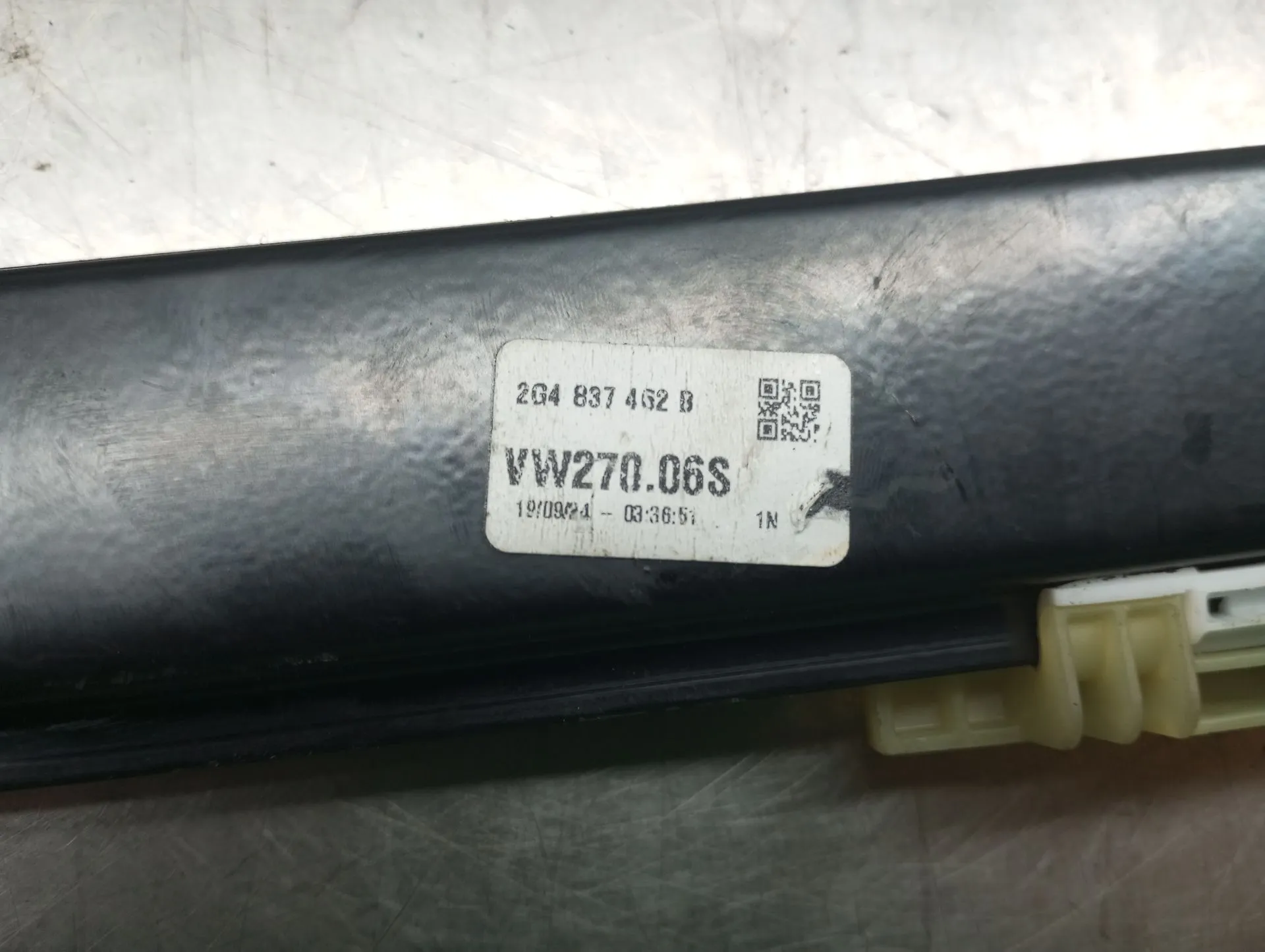 Elevador vidros frente direito VOLKSWAGEN Polo (AW1) Imagem-2