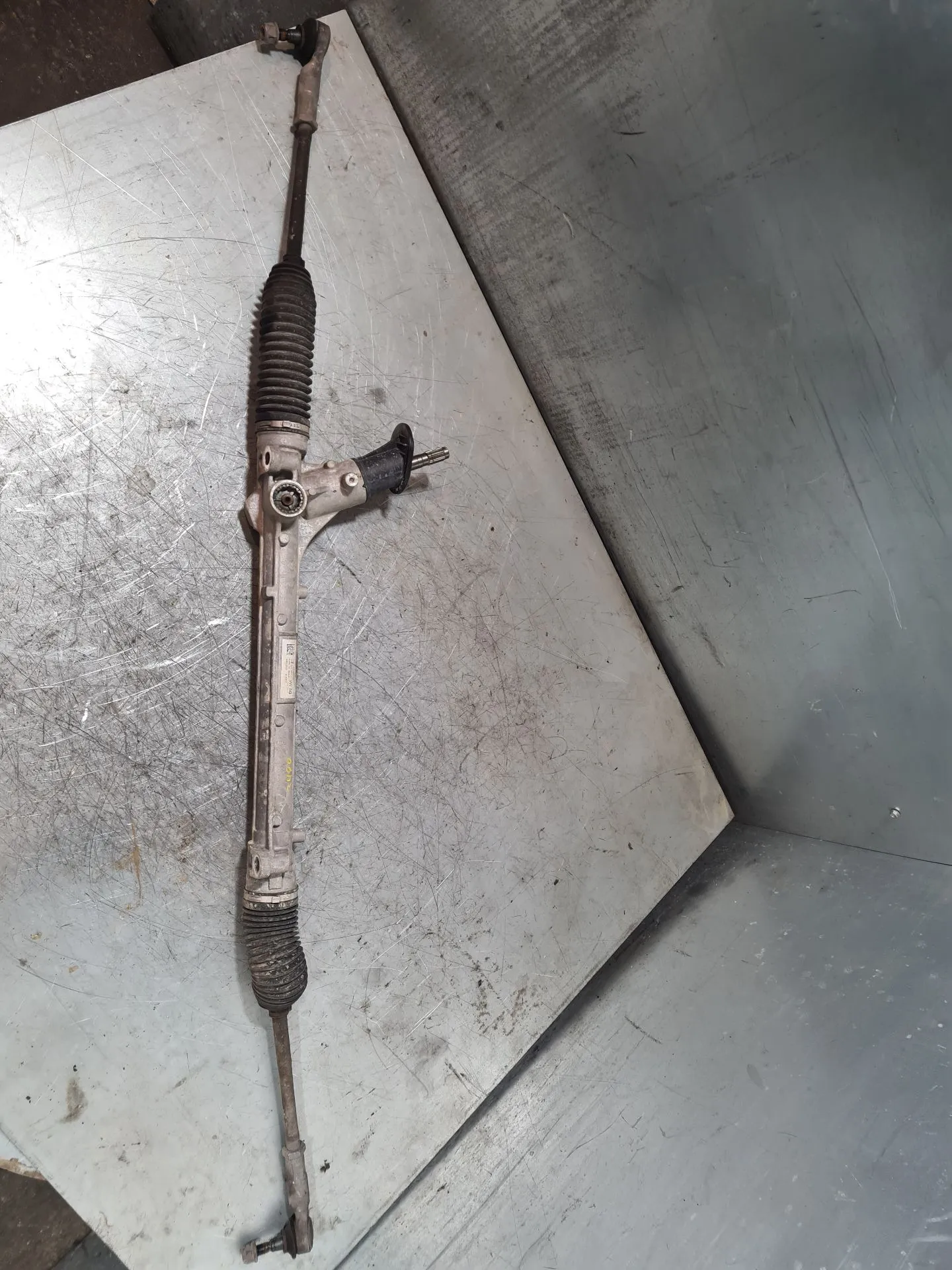 Steering box VOLKSWAGEN Polo (AW1)