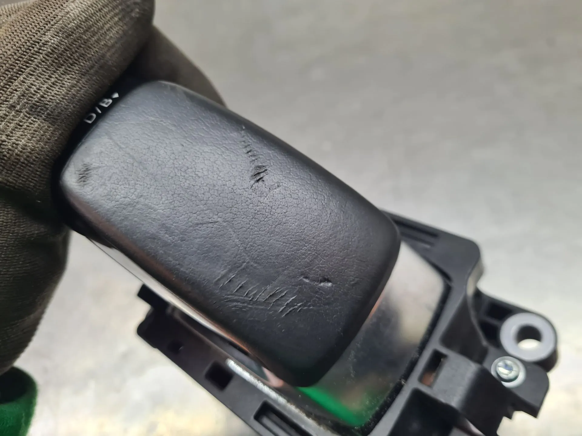 Gear selector PEUGEOT 208 II Imagem-4