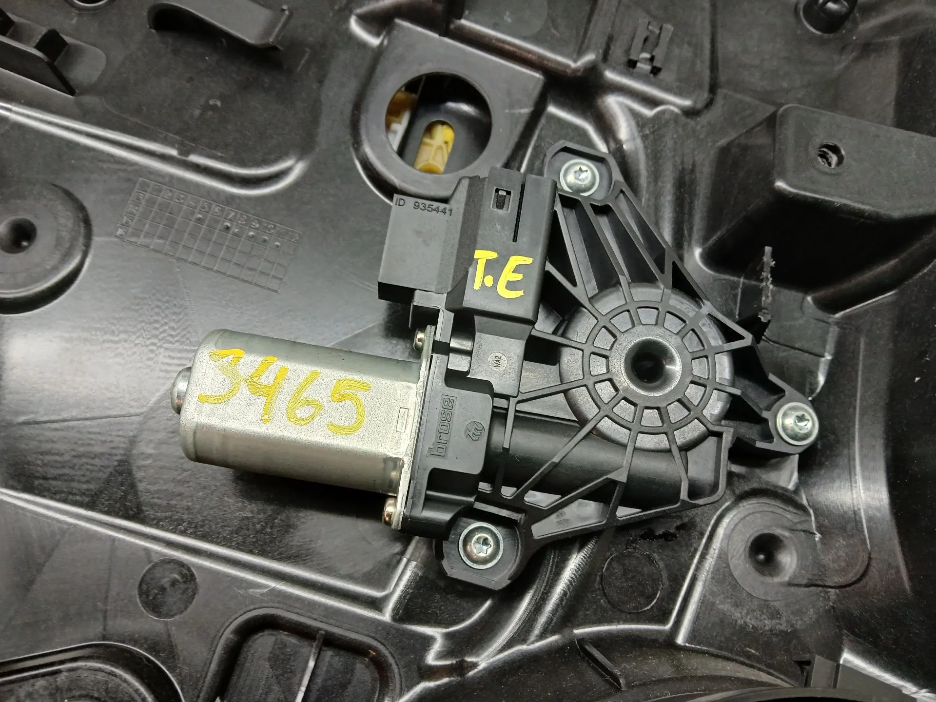 Elevalunas trasero izquierdo MERCEDES-BENZ Classe A (W176) Imagem-1