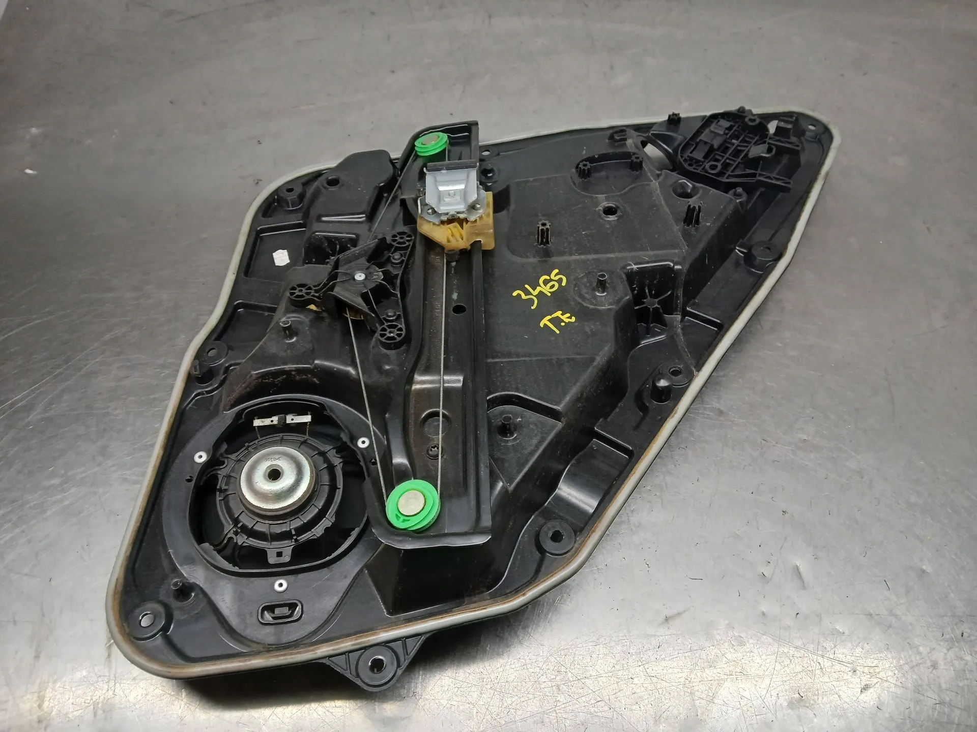 Elevalunas trasero izquierdo MERCEDES-BENZ Classe A (W176) Imagem-2