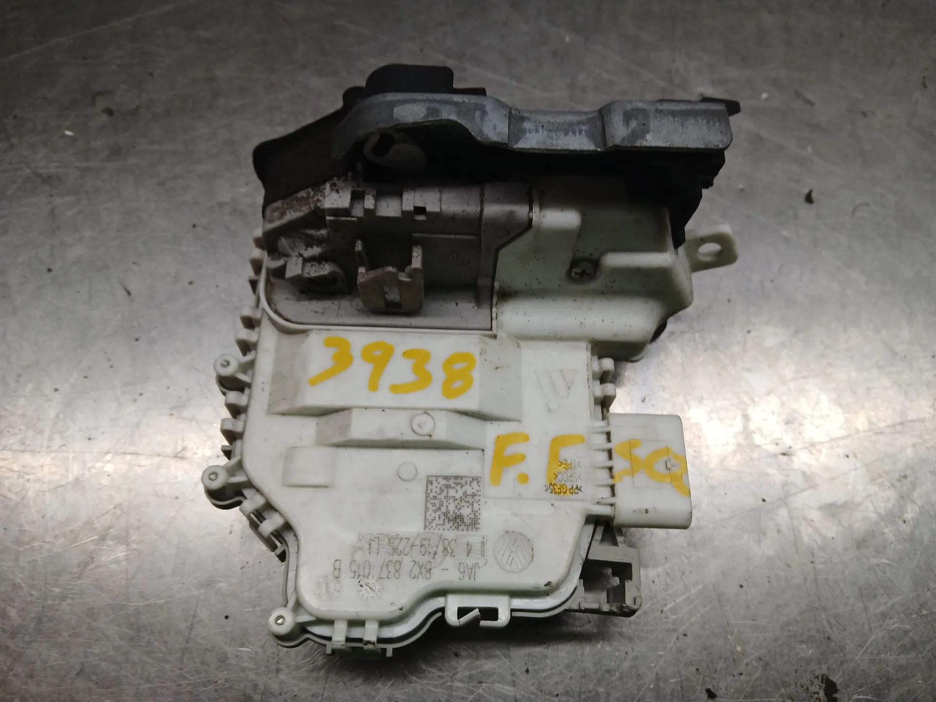 Serratura / chiusura porta anteriore sinistro AUDI A3 (8V1, 8VK)