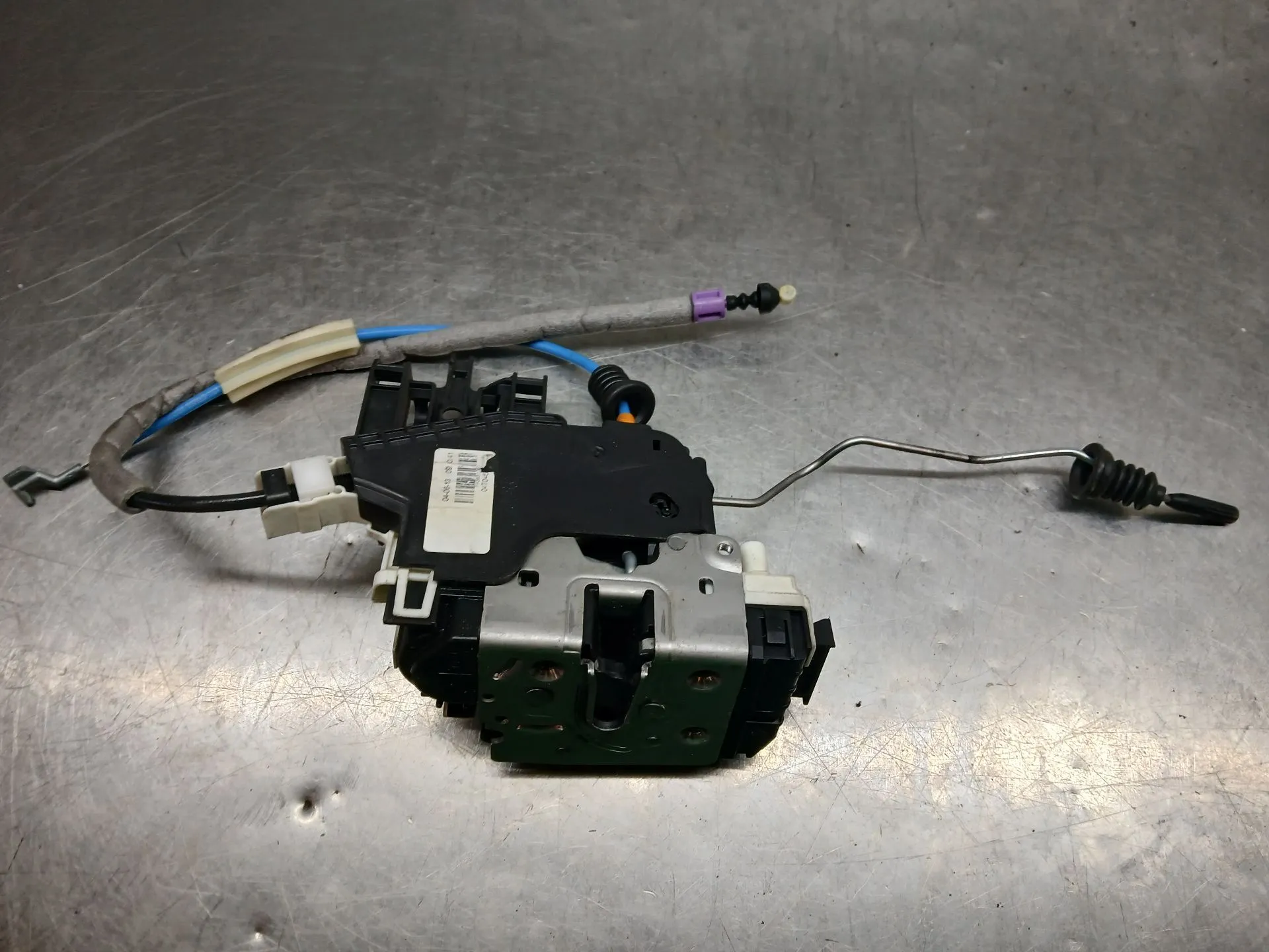 Fechadura / fecho porta frente direito MERCEDES-BENZ CLA Coupé (C117) Imagem-2