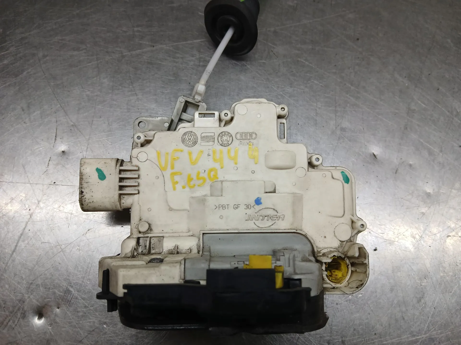 Fechadura / fecho porta frente esquerdo AUDI A3 (8P1)