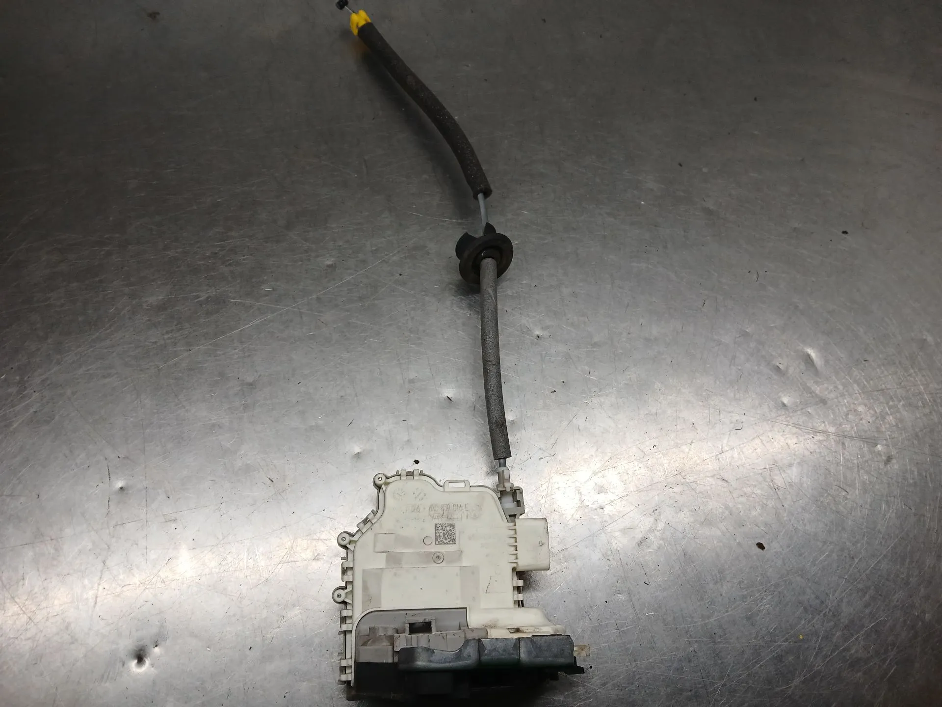 Pistola do fecho da porta trás direita AUDI A4 (8W2, 8WC, B9)