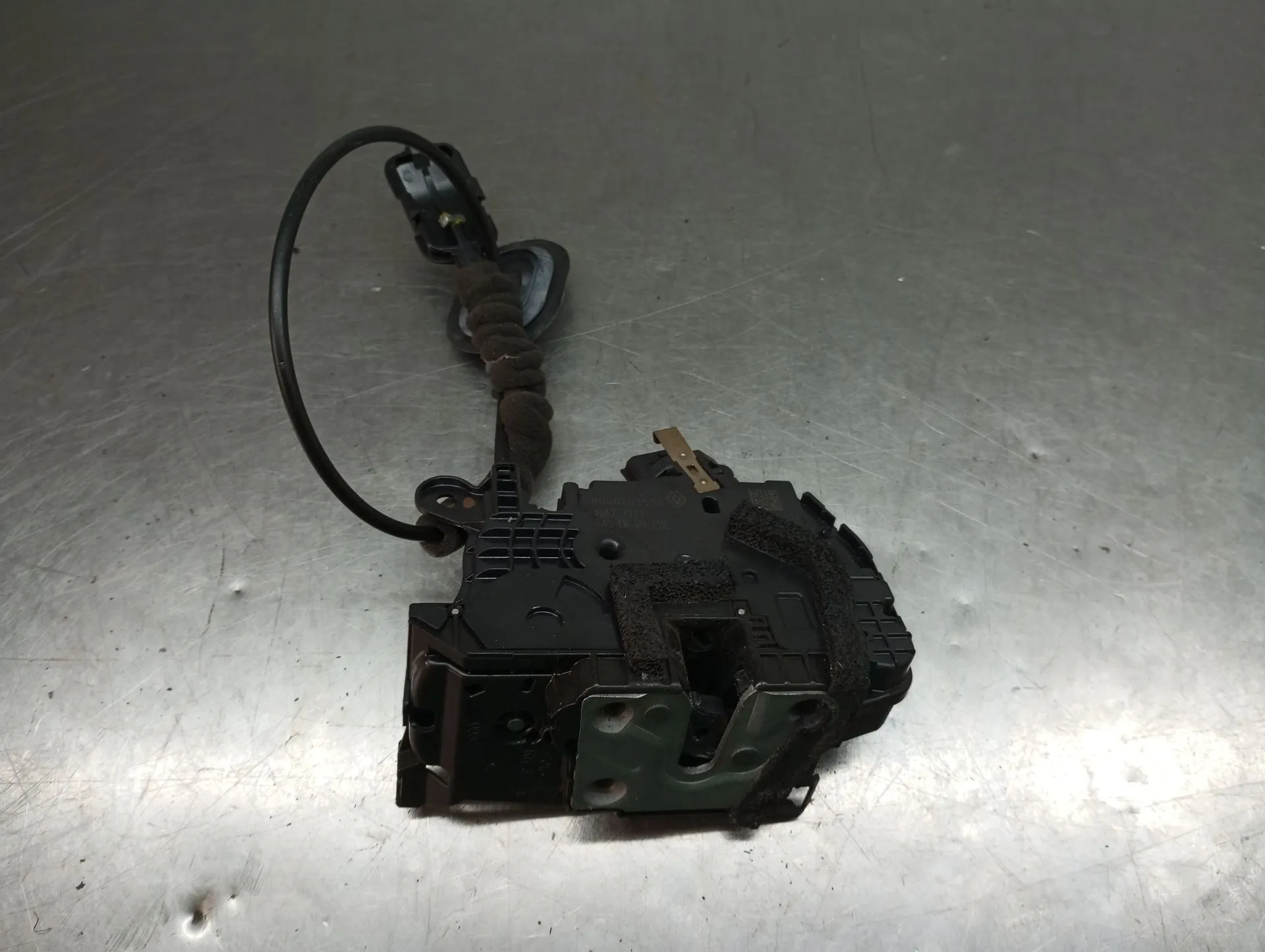 Cerradura / cierre puerta delantero derecho RENAULT Twingo III (BCM_) Imagem-1