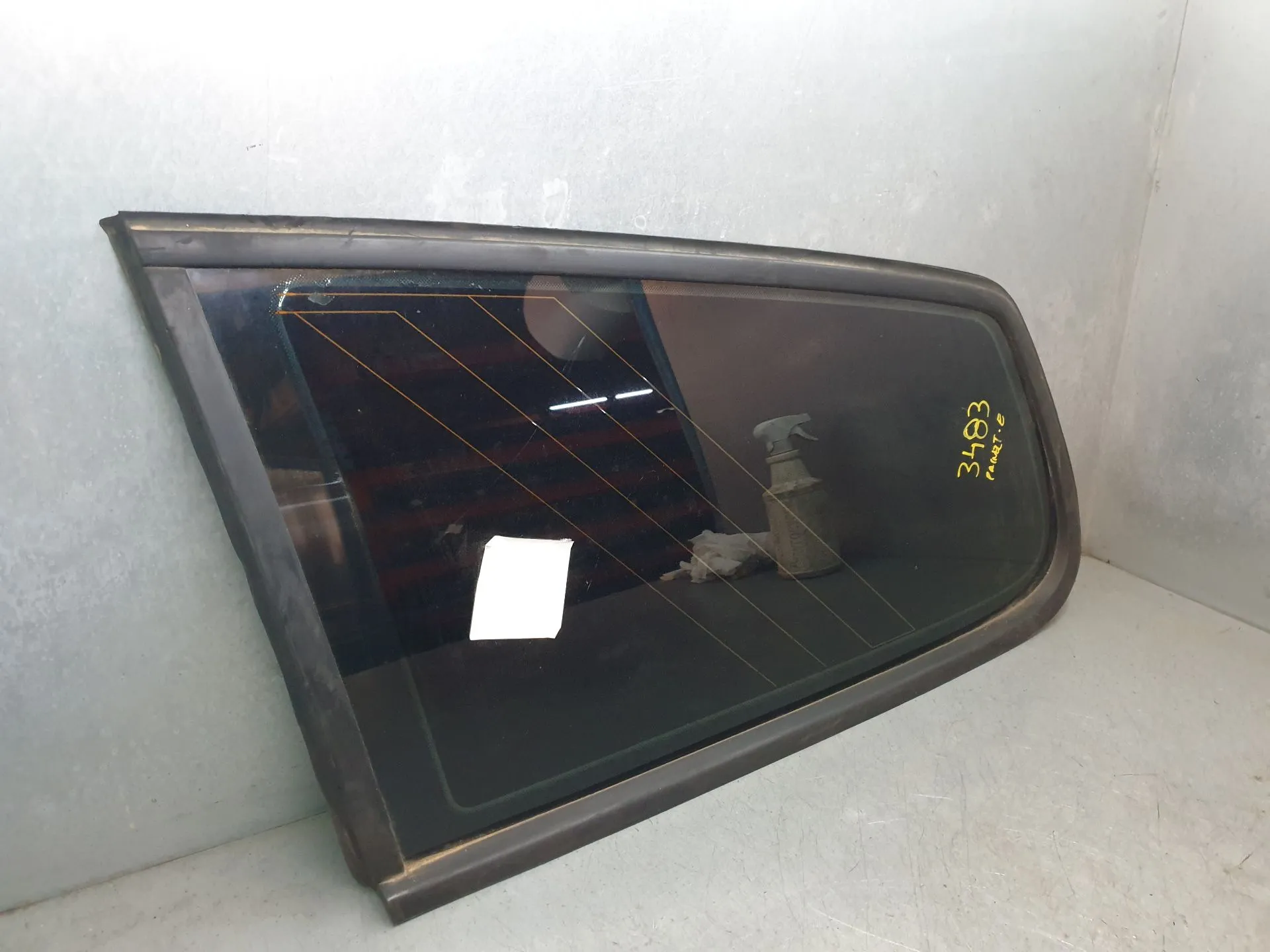 Vidro do painel trás esquerdo VOLKSWAGEN Passat Variant (365)