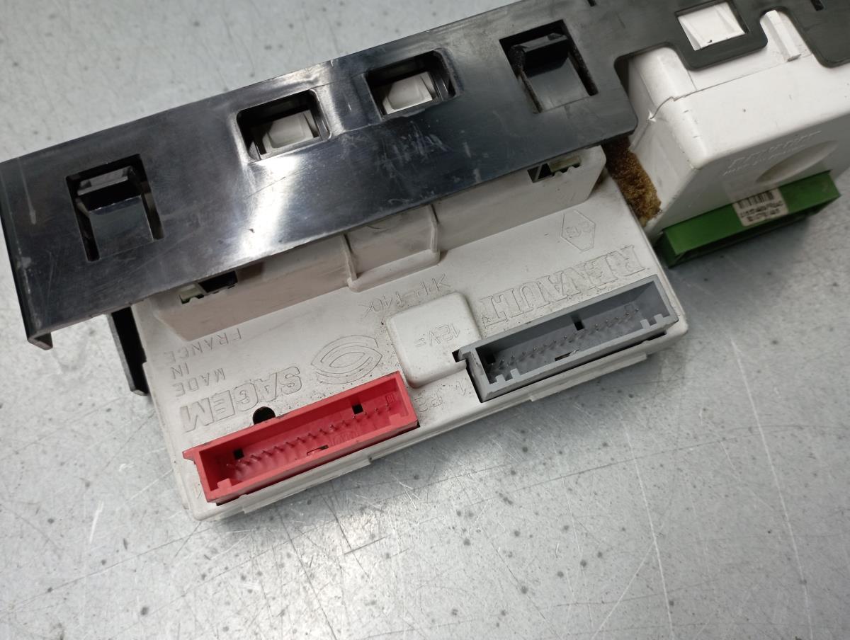 Pantalla / pantalla de información RENAULT Laguna II (BG0/1_) Imagem-1