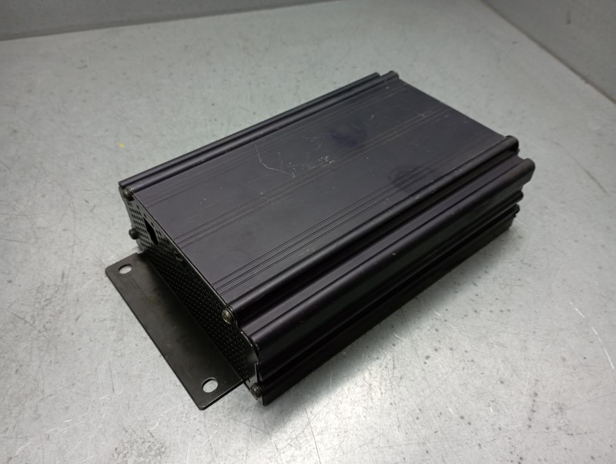 Amplificador de colunas AUDI A6 (4B2, C5)