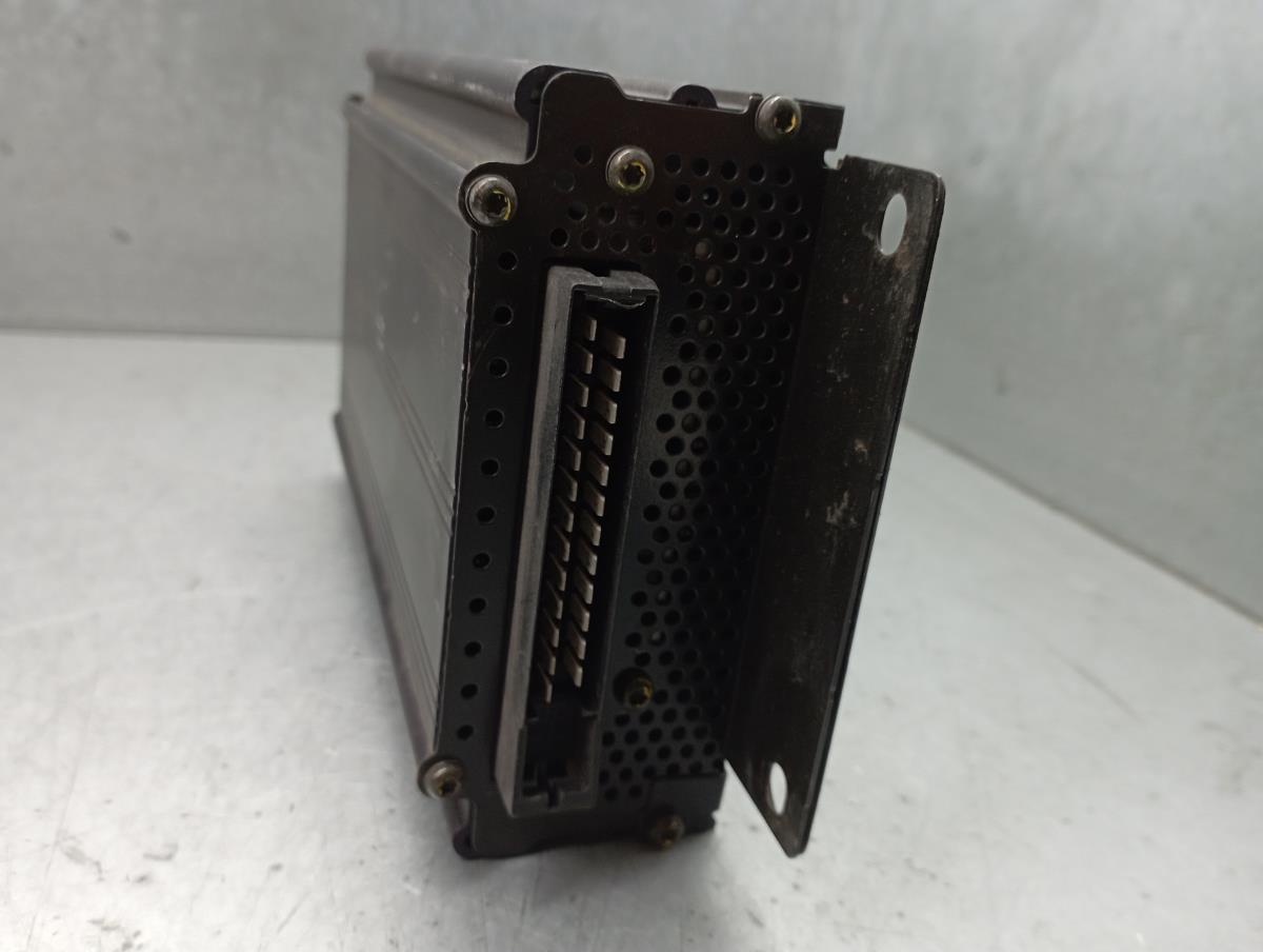 Amplificador de colunas AUDI A6 (4B2, C5) Imagem-3